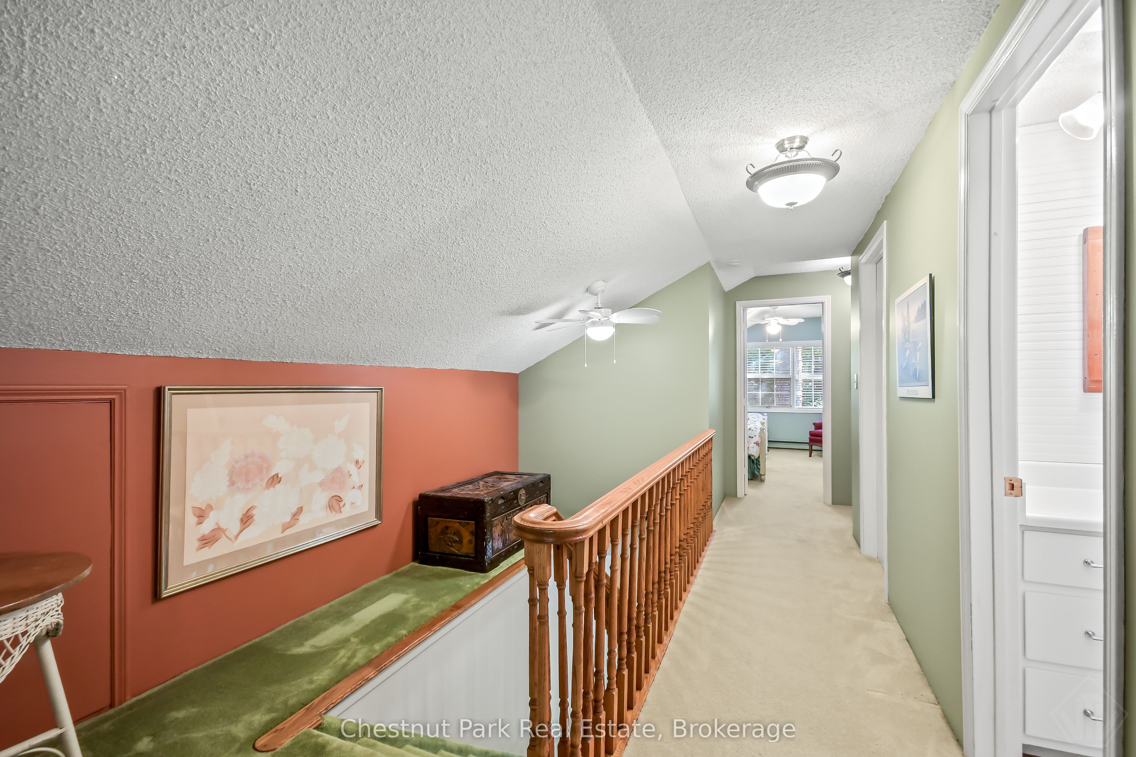 1019 Maplewood Road W Property Photo 23