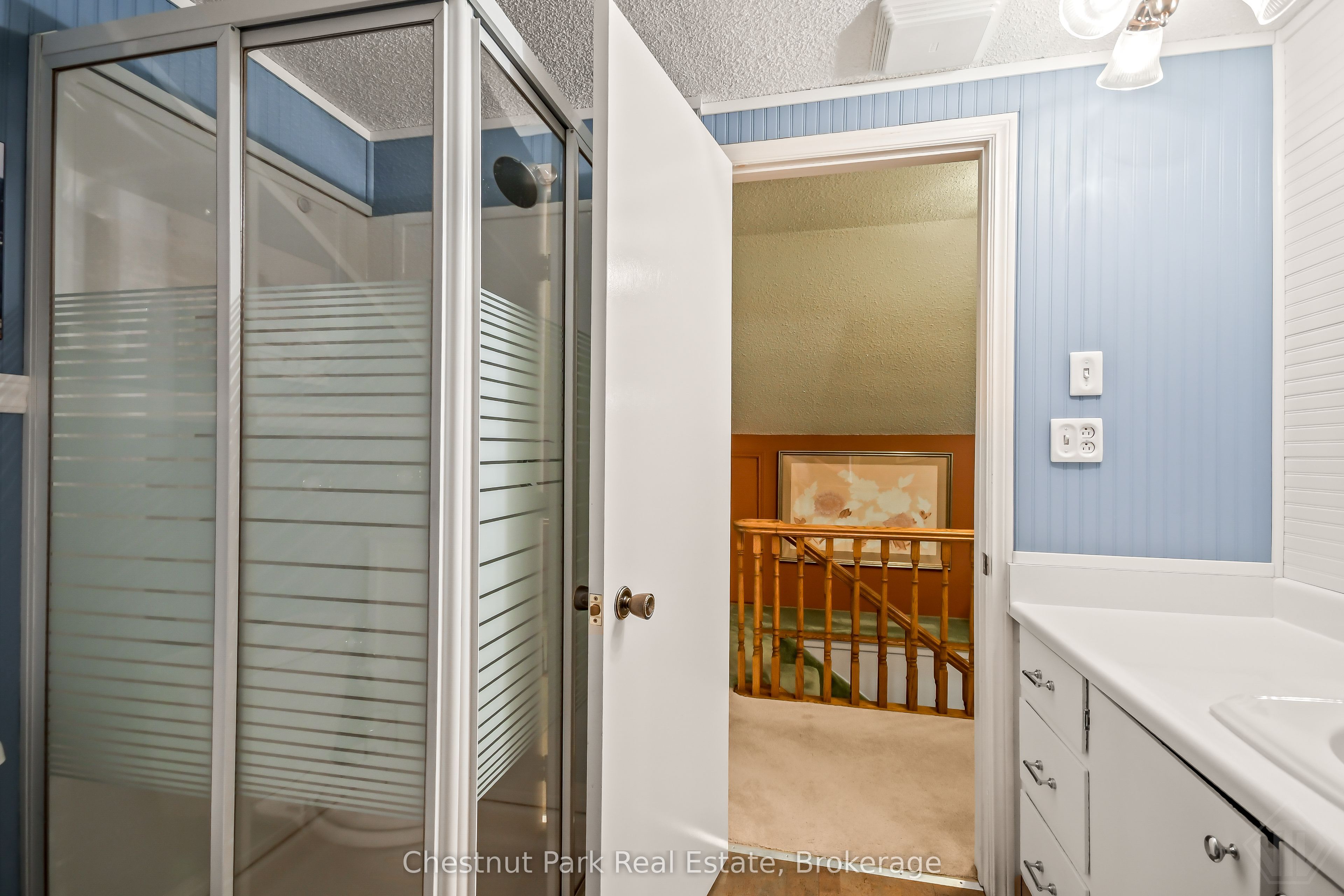 1019 Maplewood Road W Property Photo 26