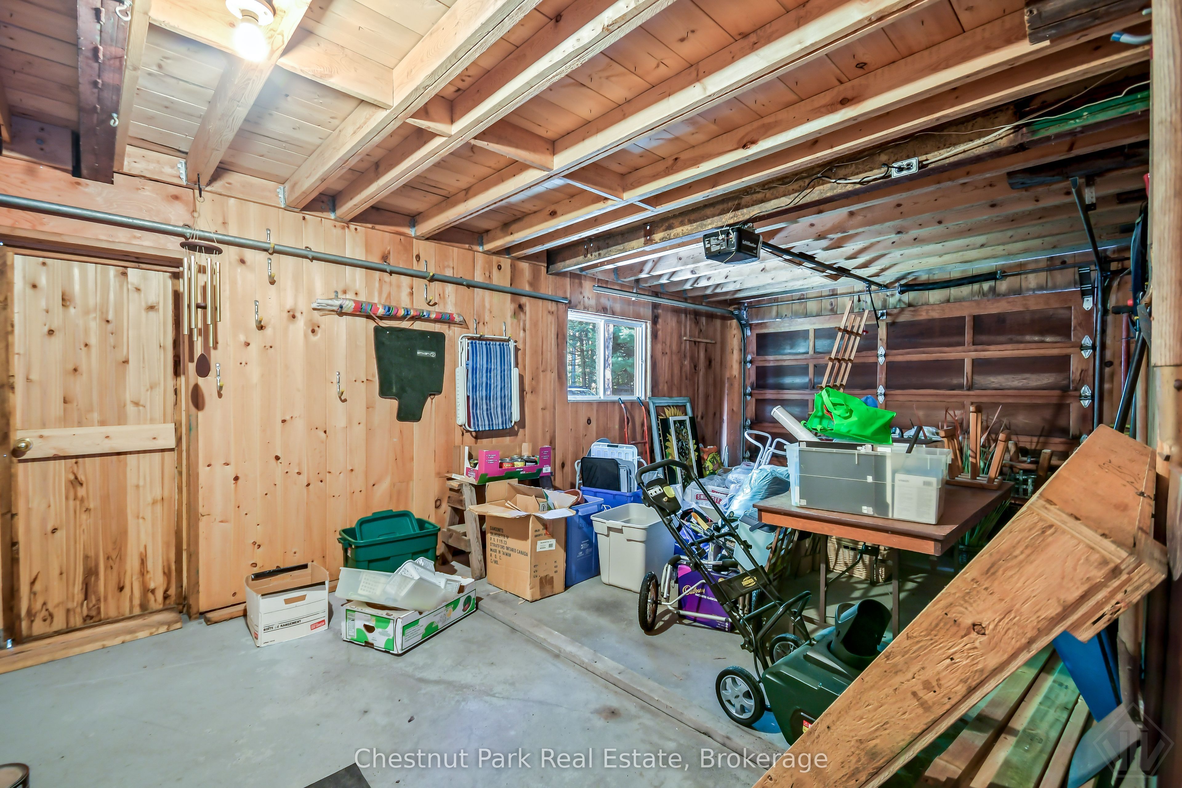 1019 Maplewood Road W Property Photo 30