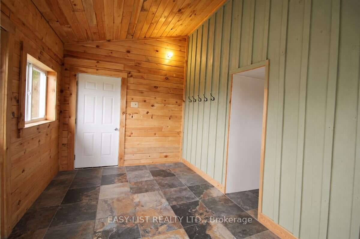 624 Hillhead Road Property Photo 3