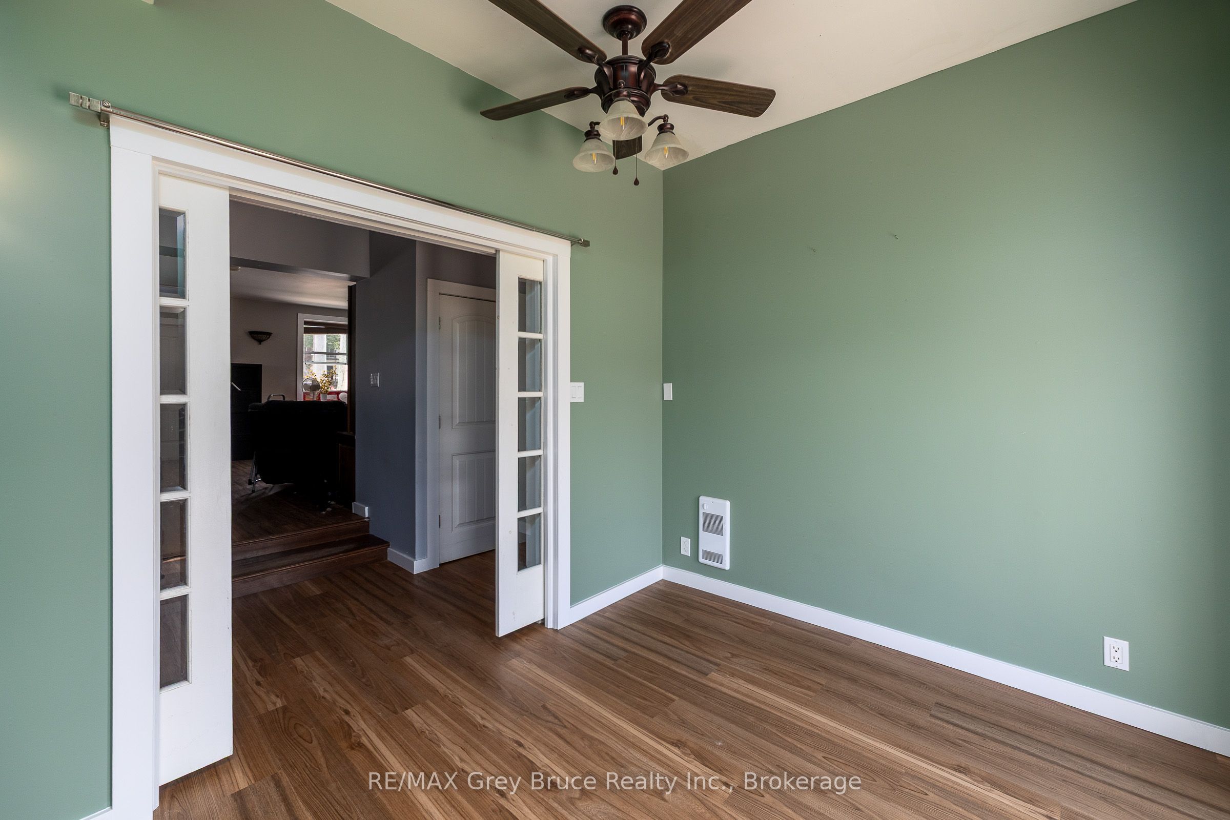 74 Yonge Street S Property Photo 6