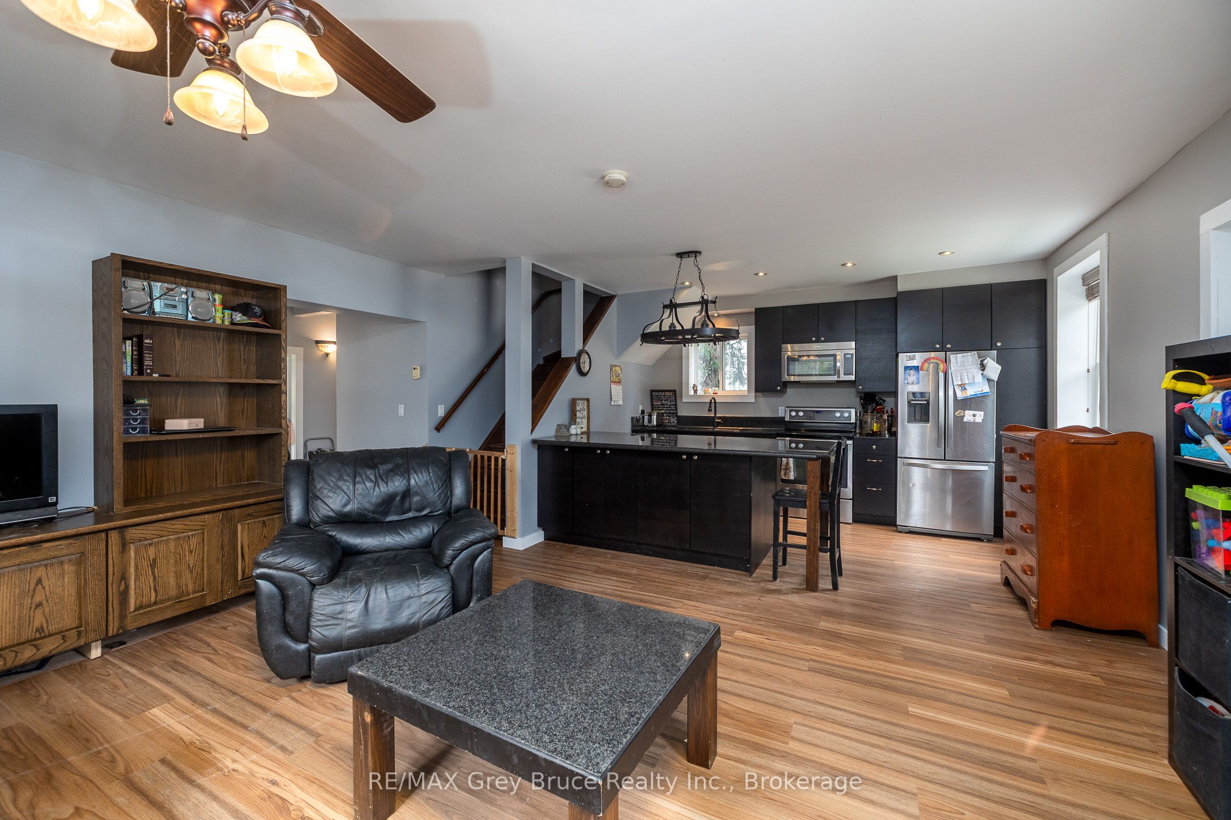 74 Yonge Street S Property Photo 10