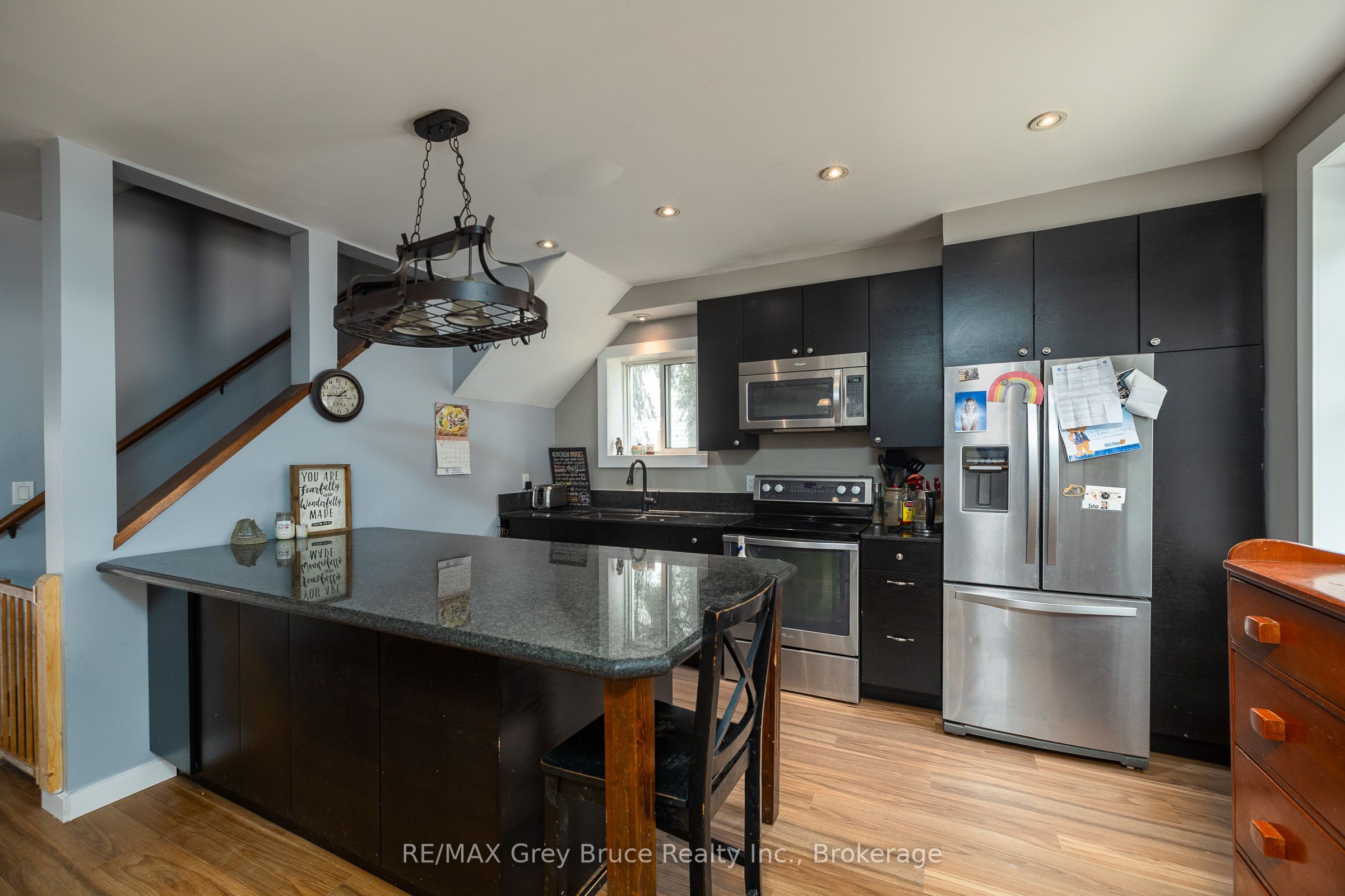 74 Yonge Street S Property Photo 11