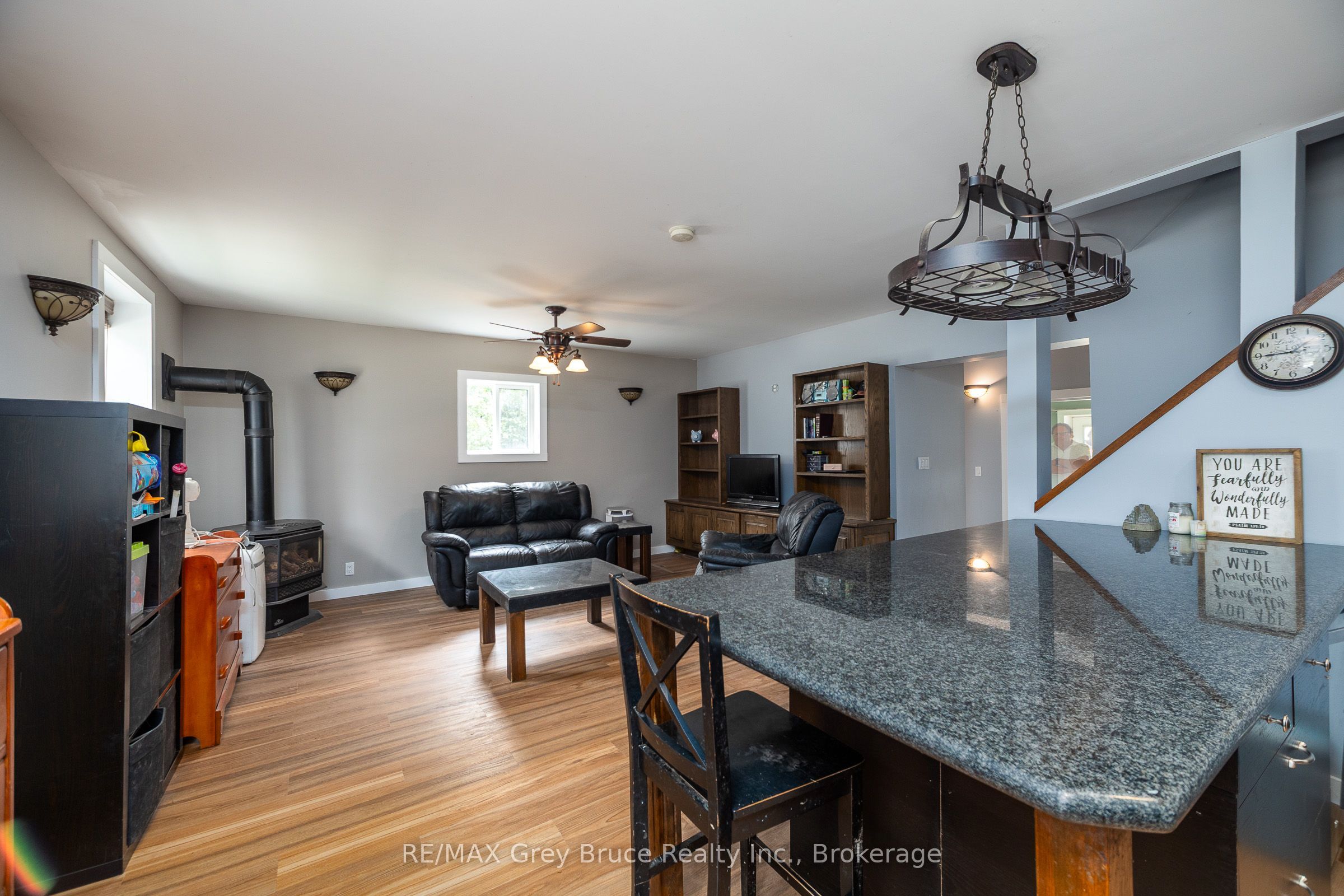 74 Yonge Street S Property Photo 12