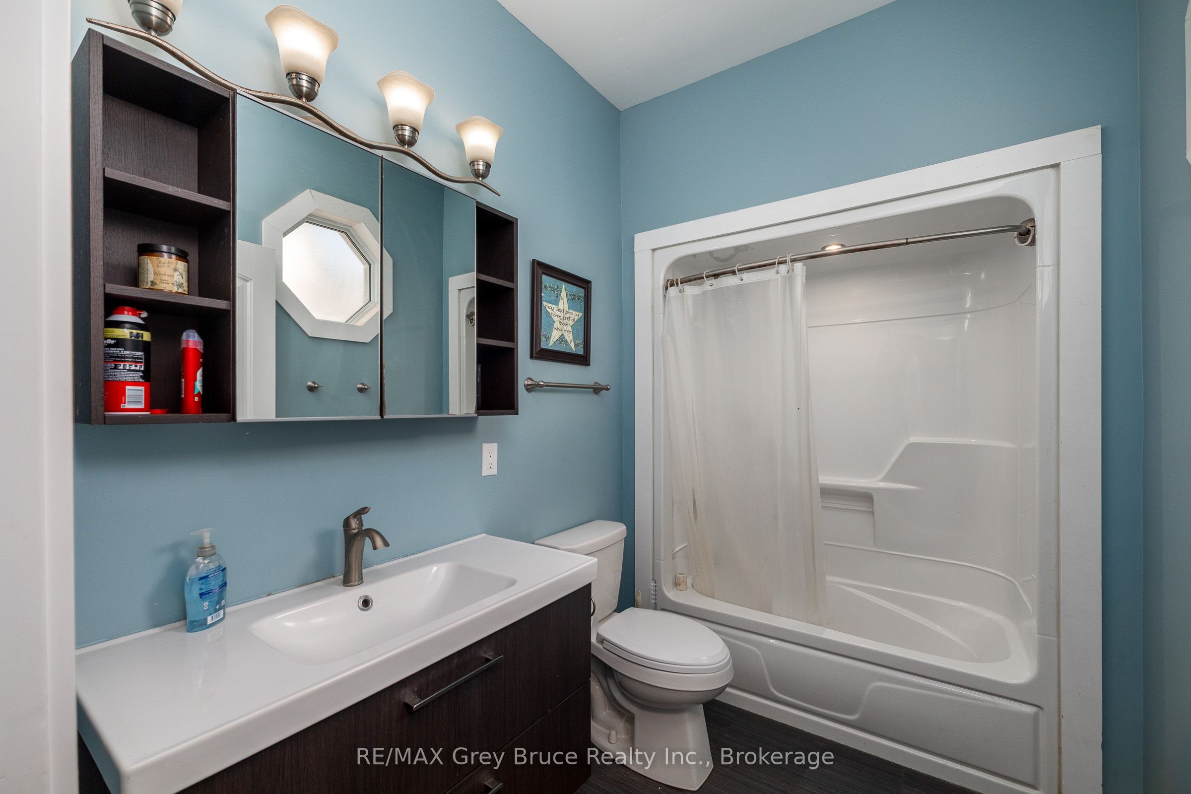 74 Yonge Street S Property Photo 15