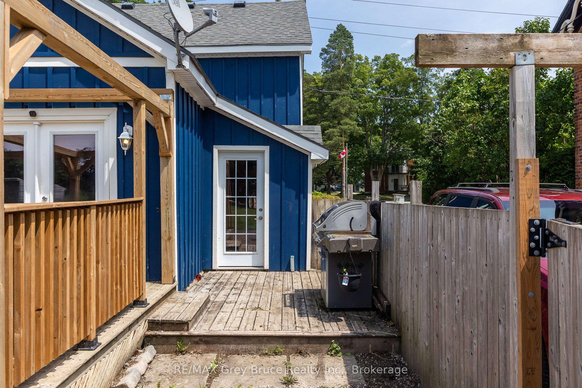 74 Yonge Street S Property Photo 35