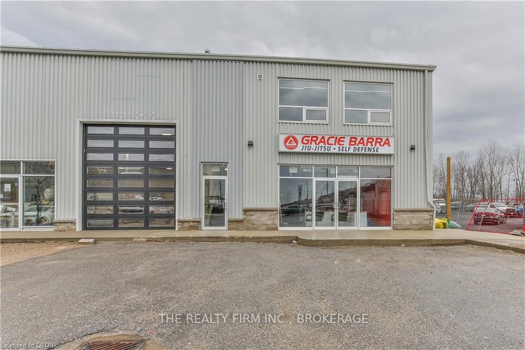 1712 HYDE PARK Road Property Photo 1