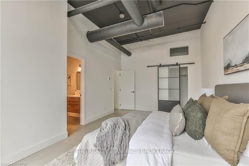1712 Hyde Park Road Property Photo 24