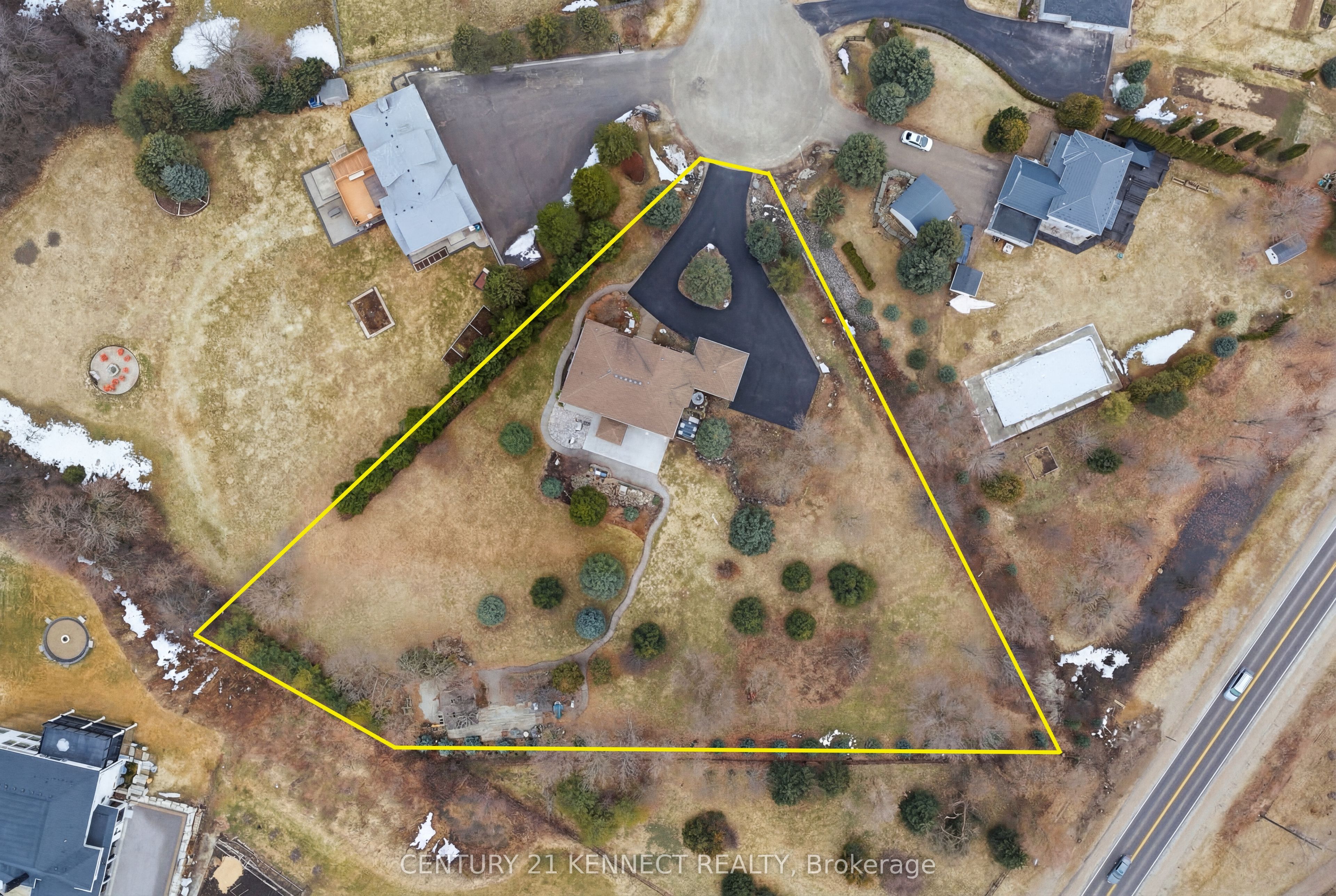 6 Laing Court Property Photo 2