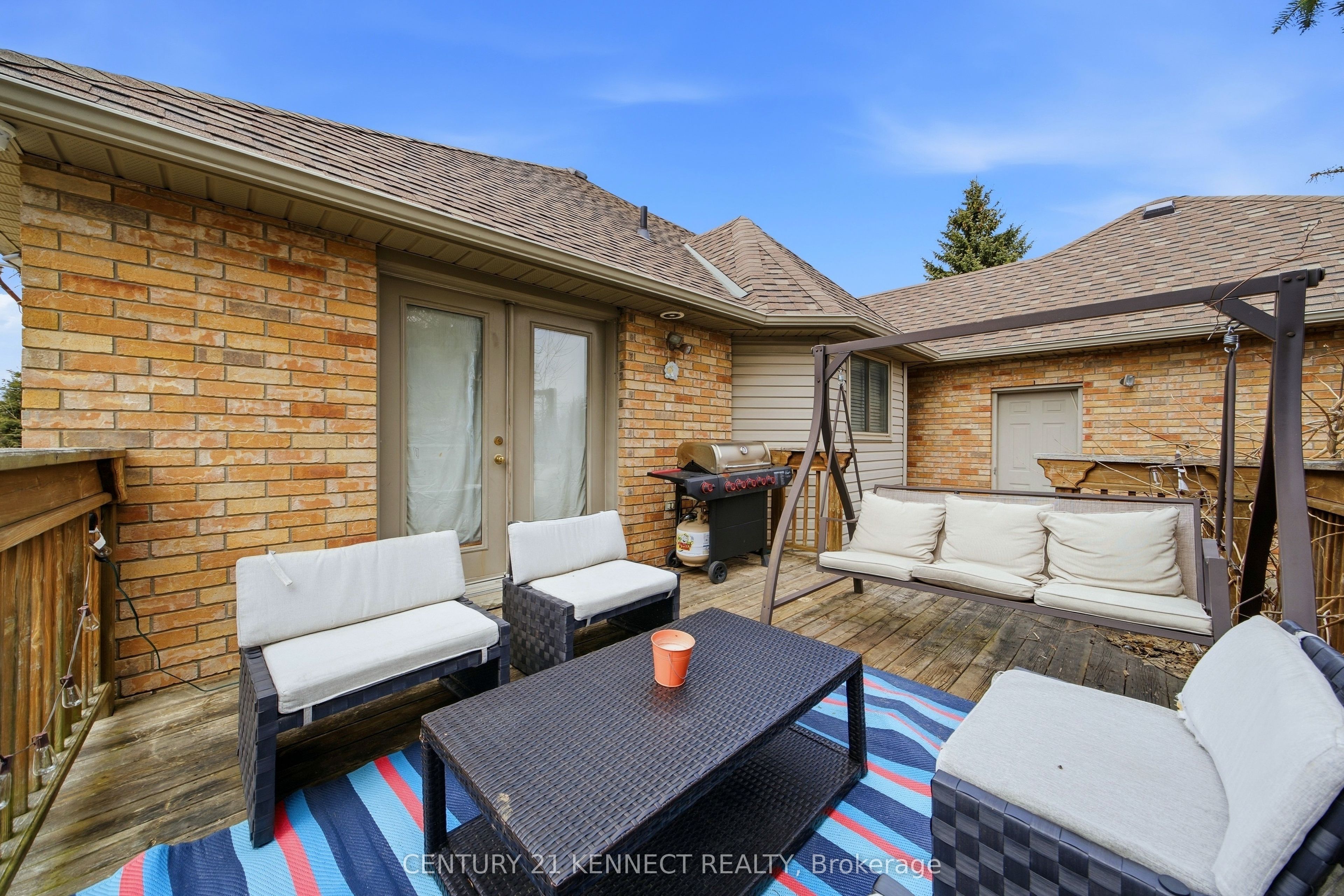 6 Laing Court Property Photo 4