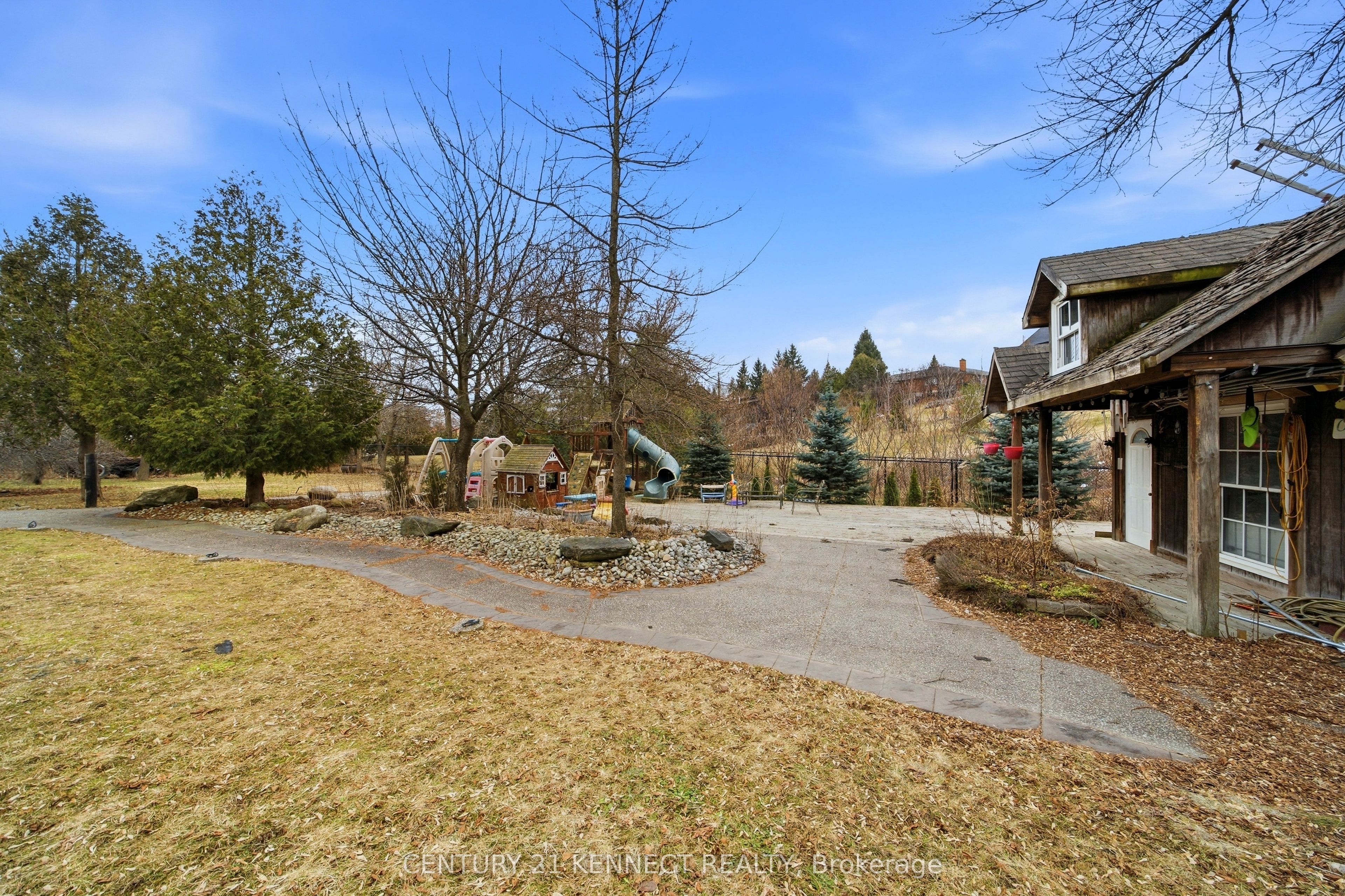 6 Laing Court Property Photo 8