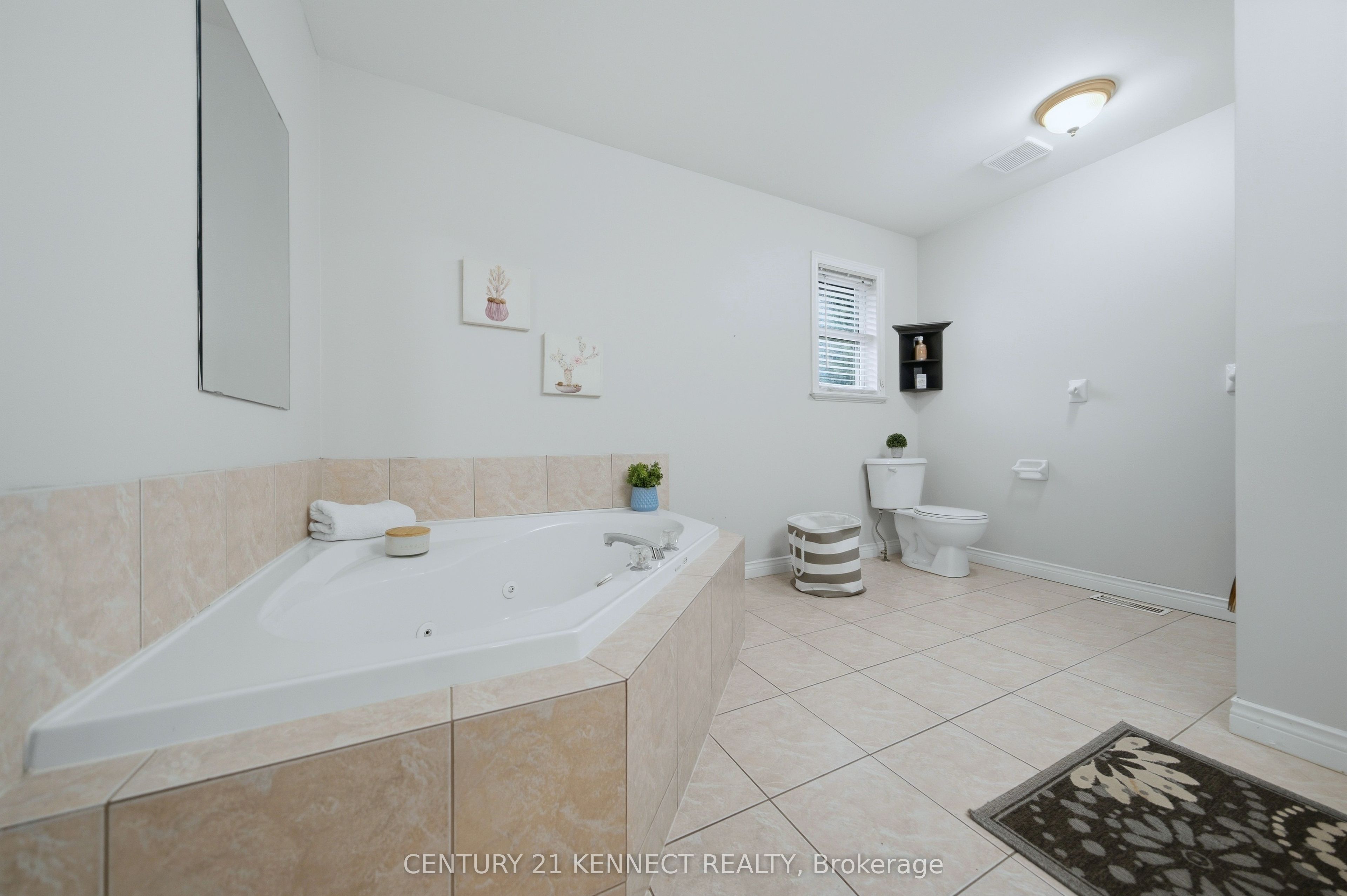6 Laing Court Property Photo 30