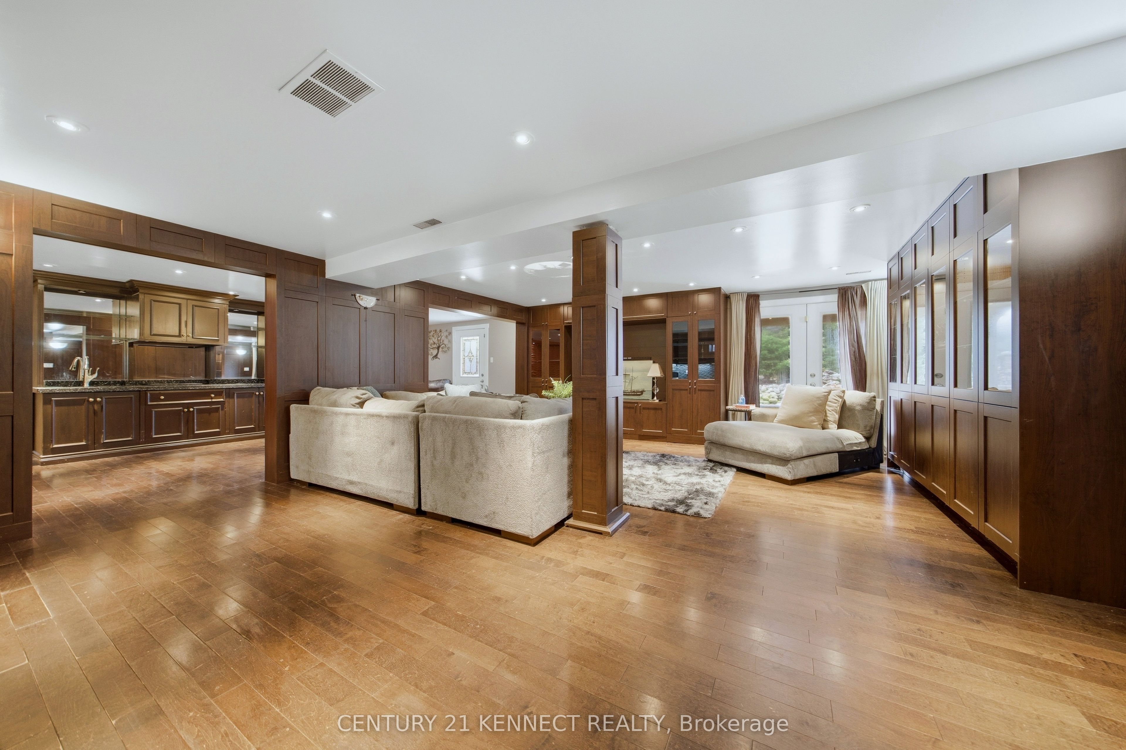 6 Laing Court Property Photo 39