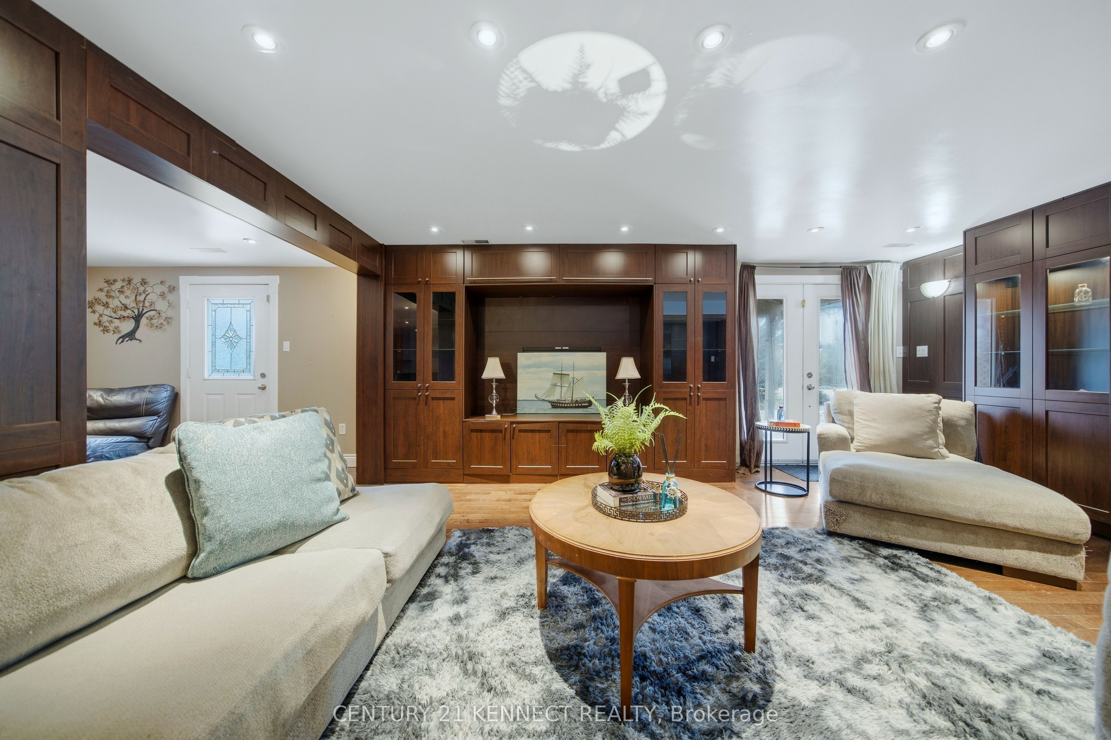 6 Laing Court Property Photo 40