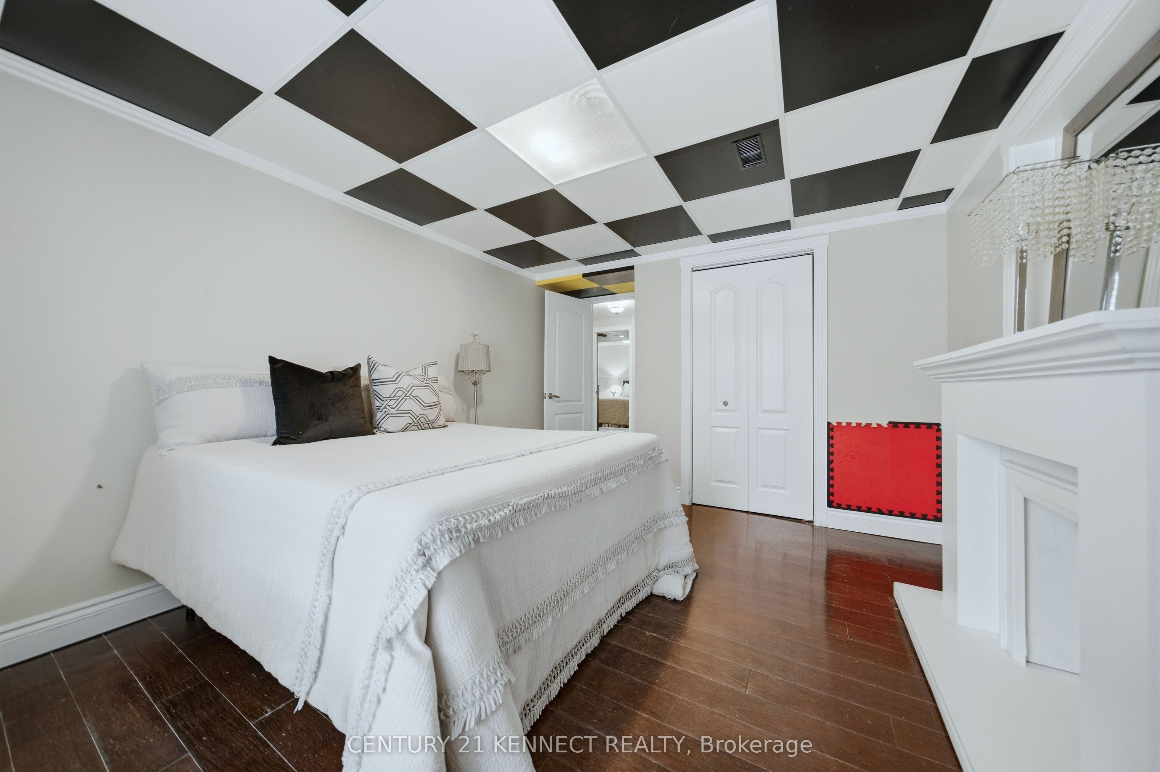 6 Laing Court Property Photo 48