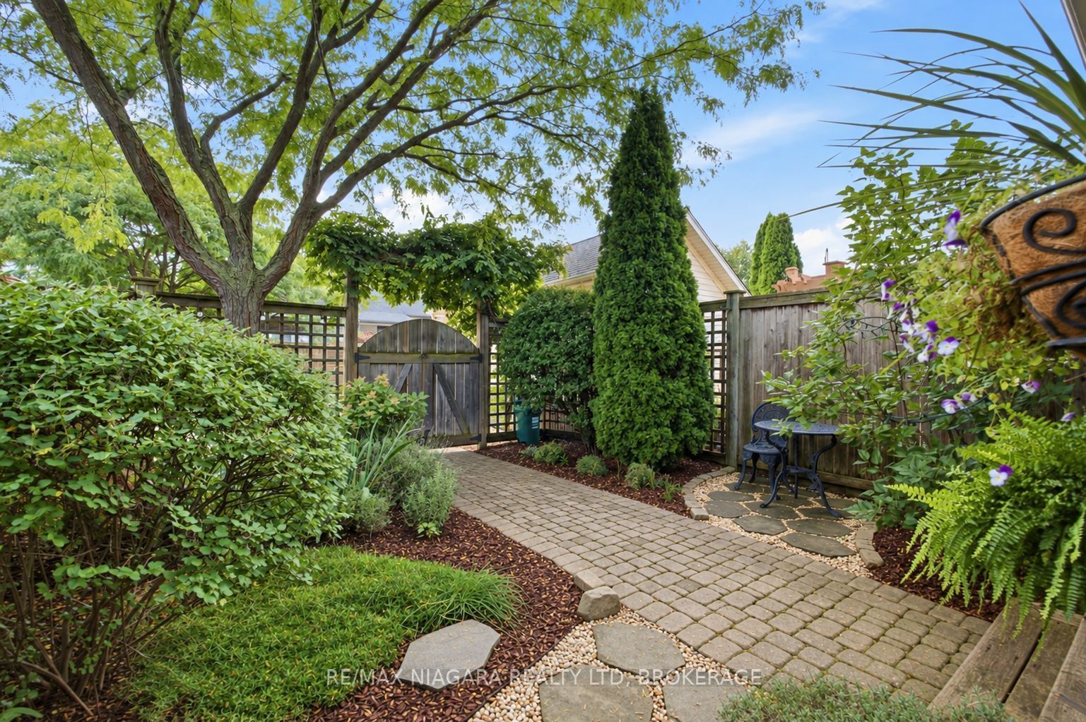 25 Balmoral Drive Property Photo 3