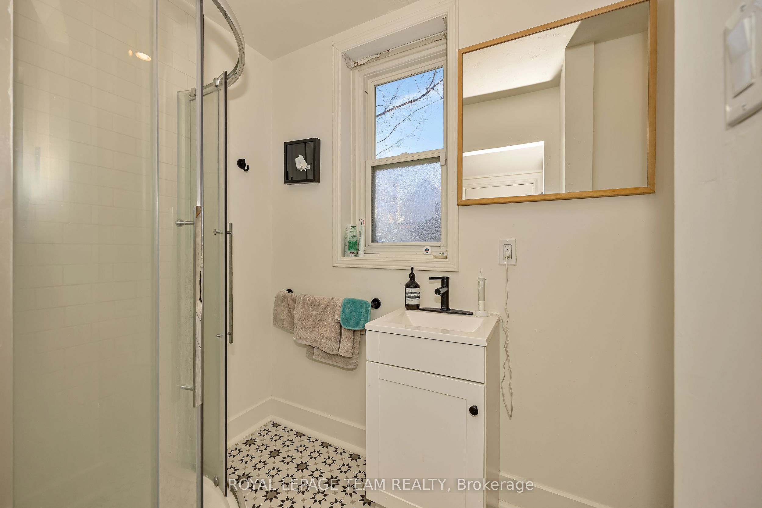 11 Sherbrooke Avenue Property Photo 24
