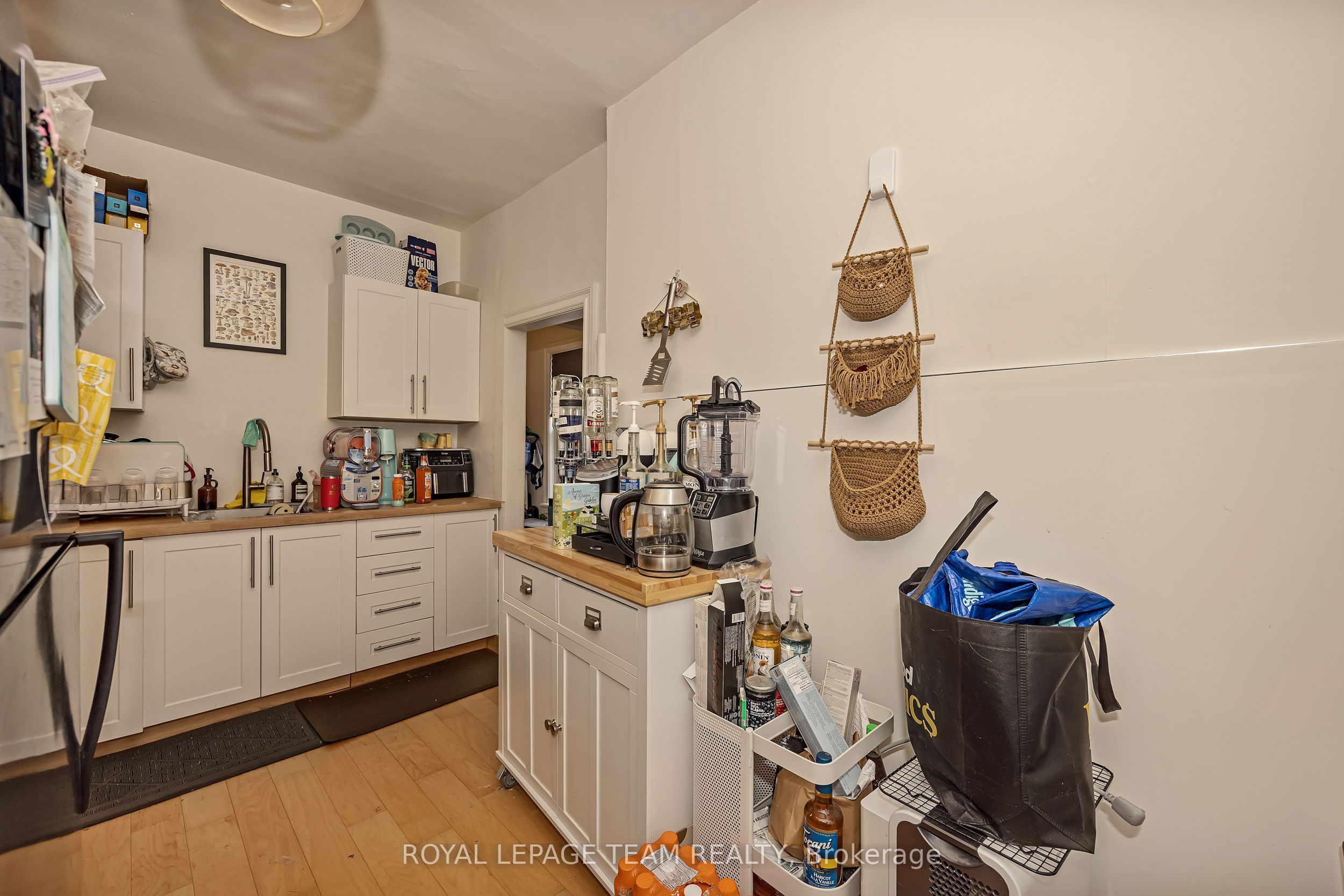 11 Sherbrooke Avenue Property Photo 36