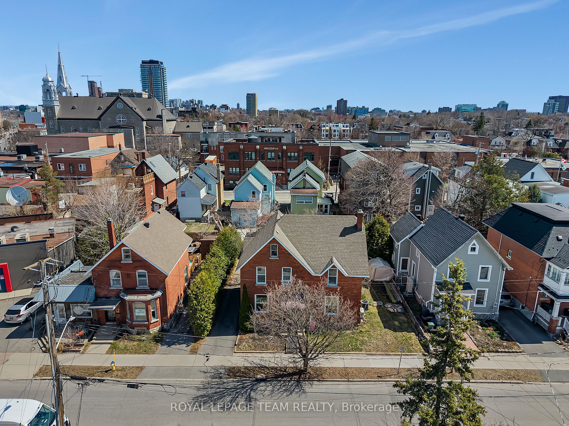 11 Sherbrooke Avenue Property Photo 3