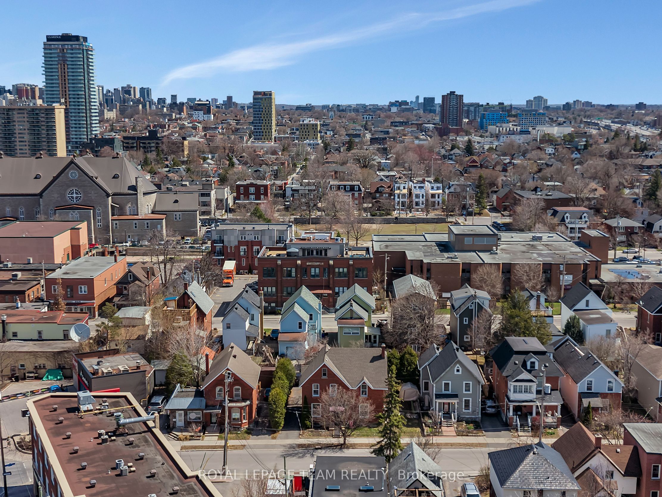 11 Sherbrooke Avenue Property Photo 7