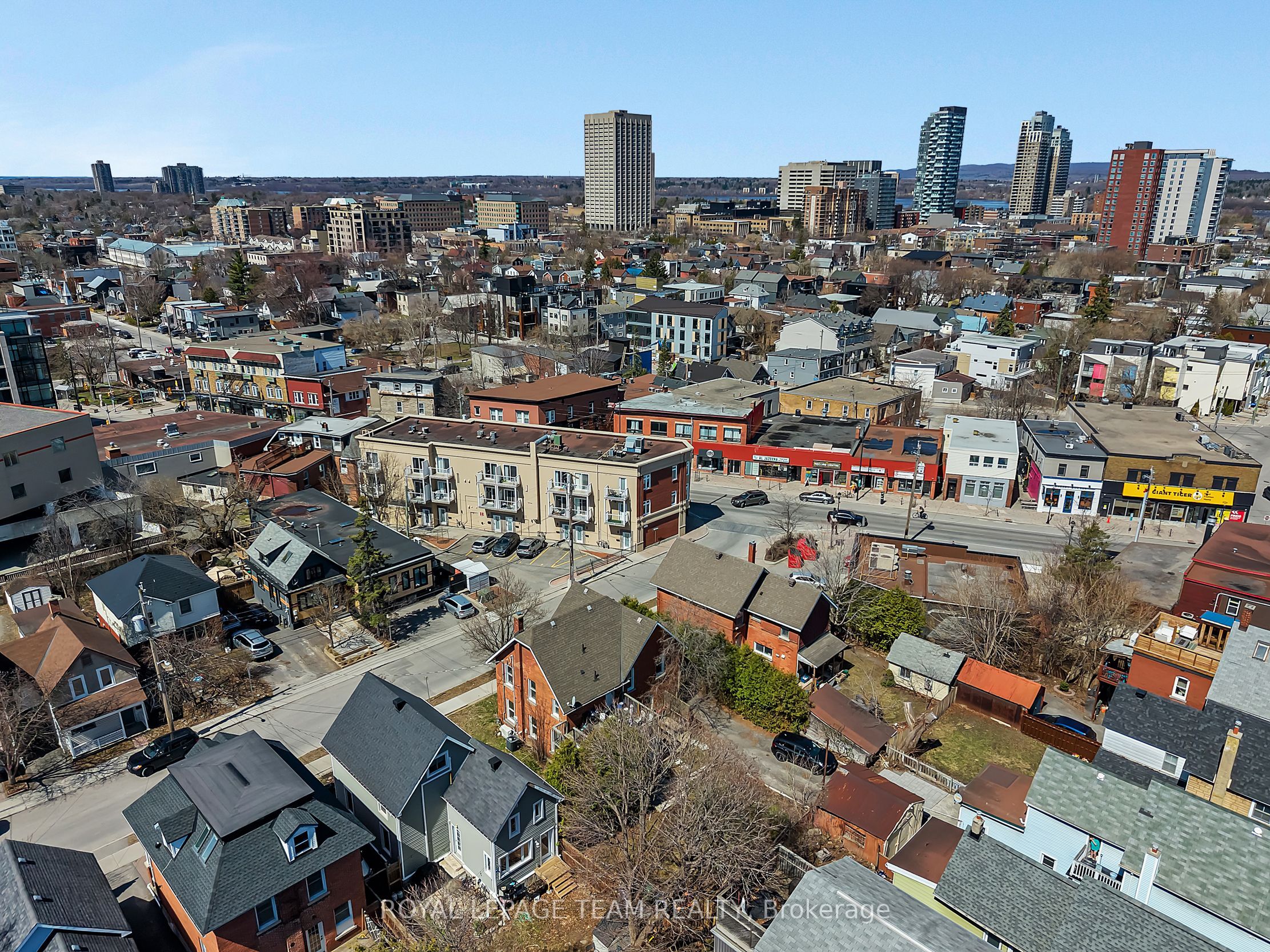 11 Sherbrooke Avenue Property Photo 11