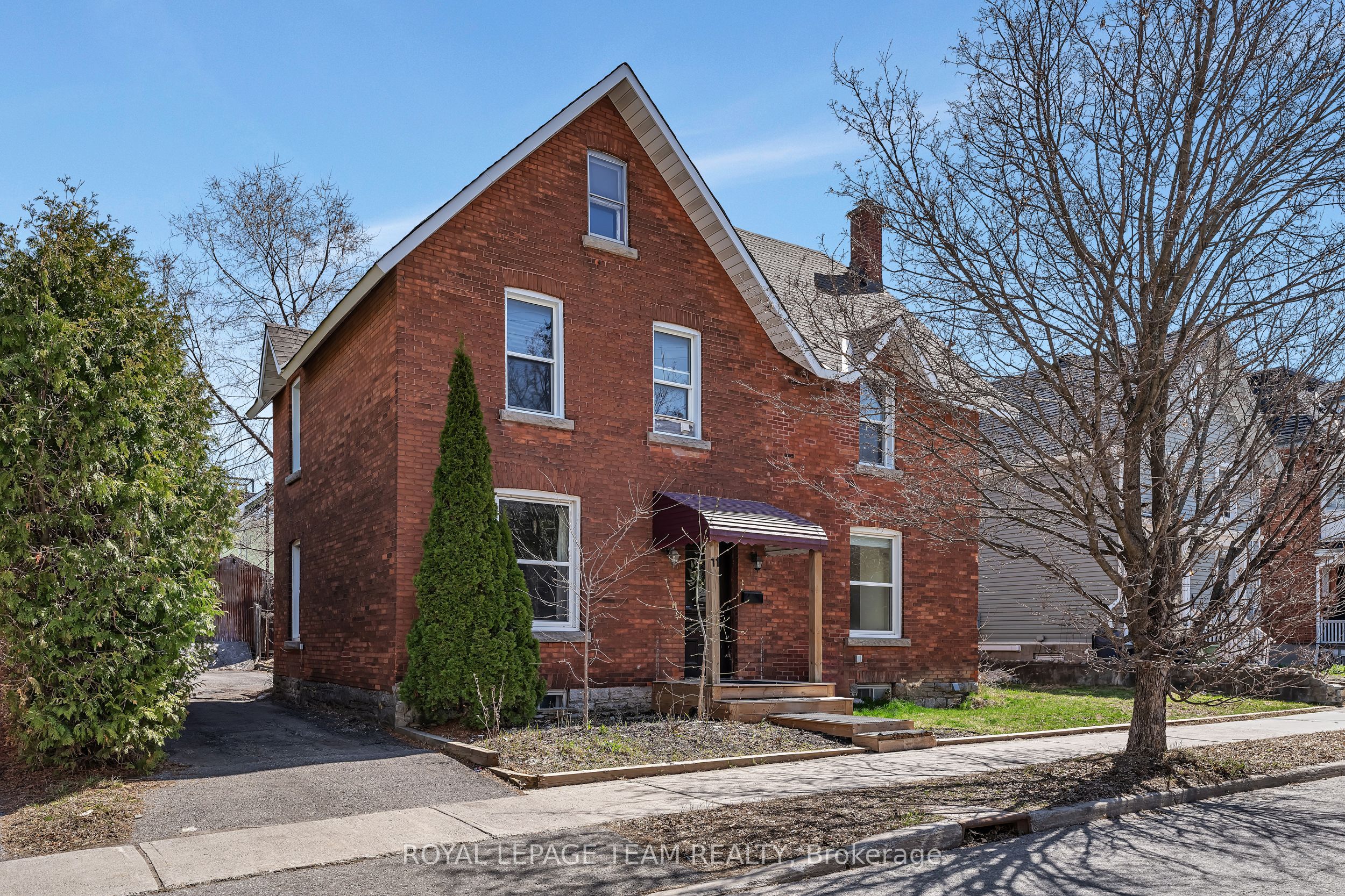11 Sherbrooke Avenue Property Photo 13