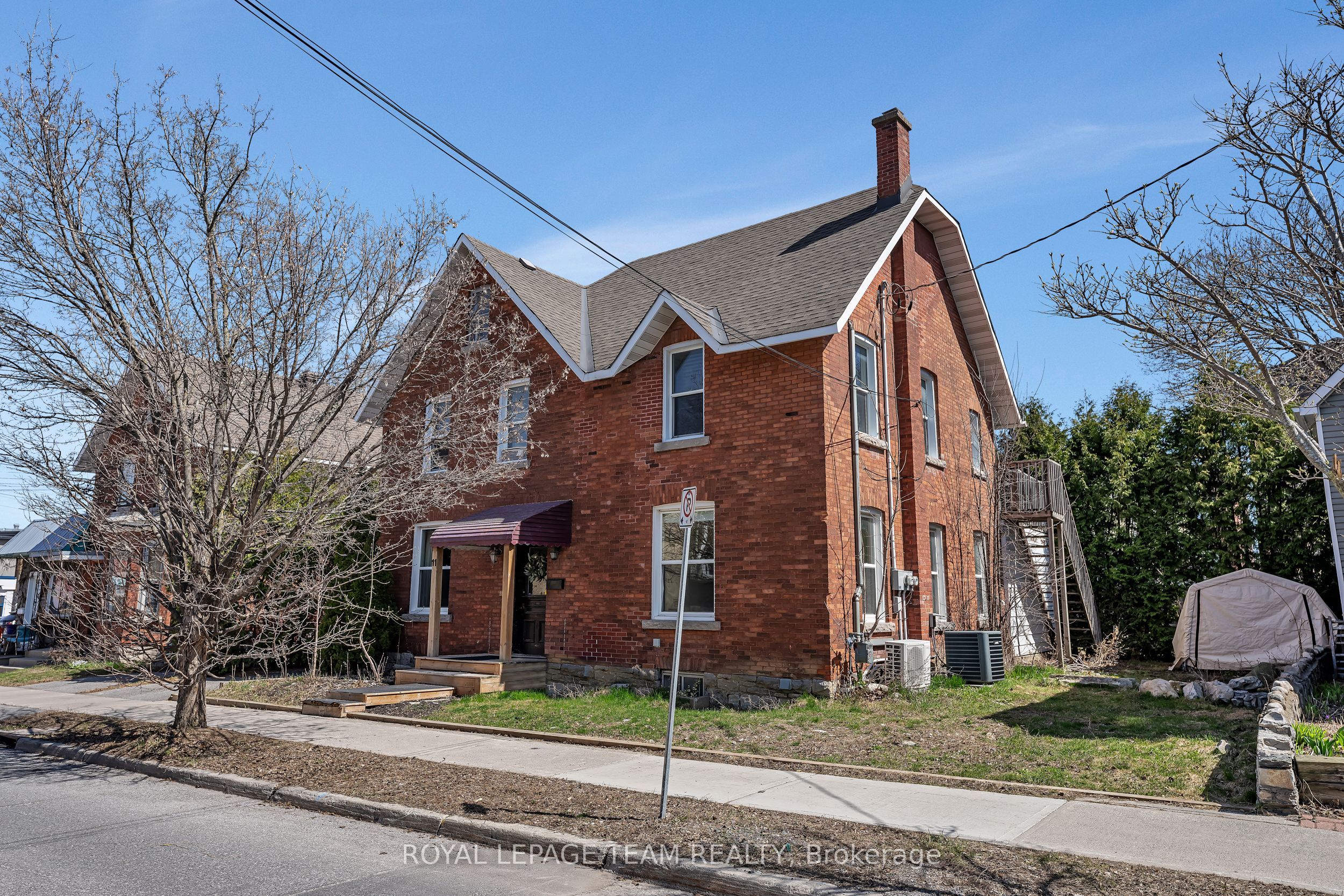 11 Sherbrooke Avenue Property Photo 14