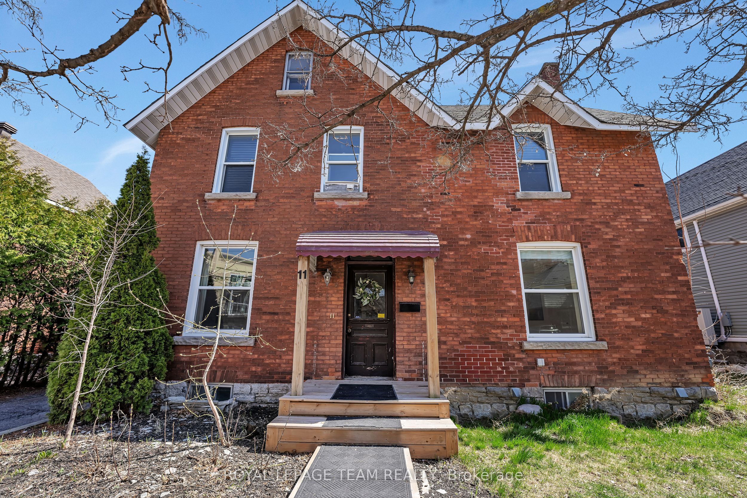 11 Sherbrooke Avenue Property Photo 15