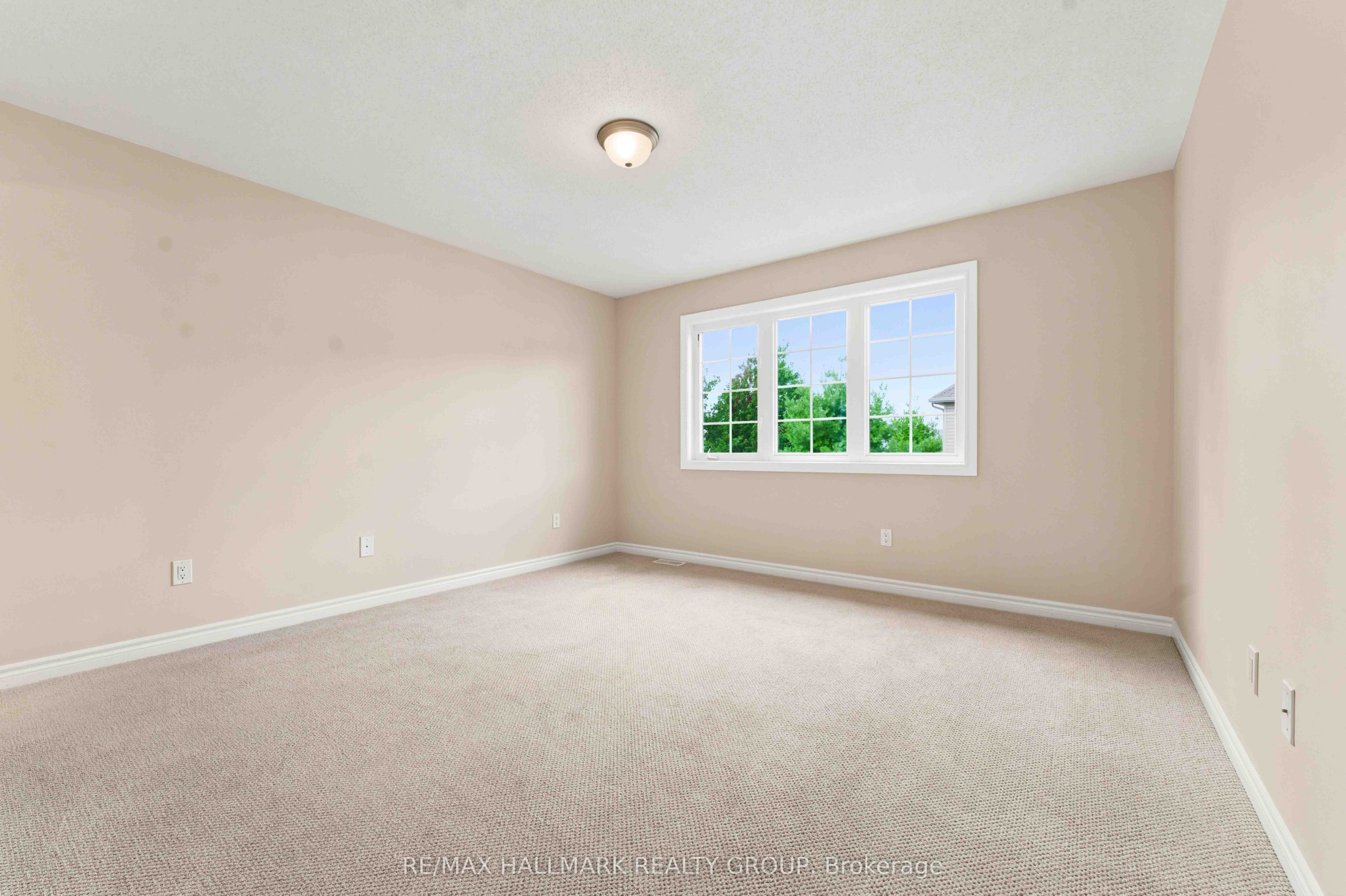 387 Sweet Grass Circle Property Photo 11