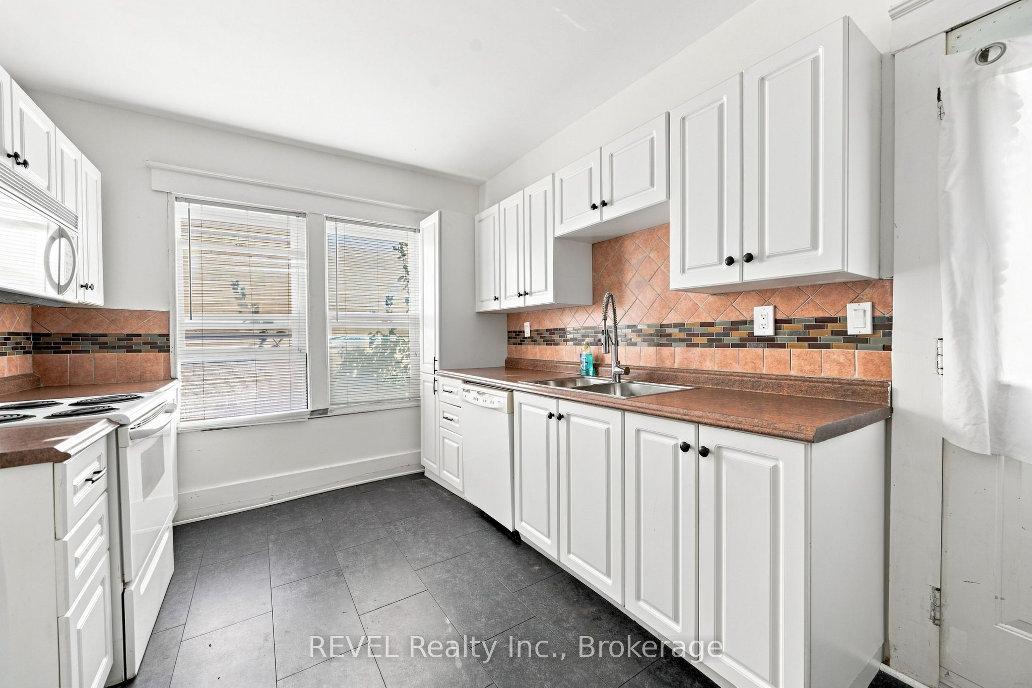 4960 Willmott Street Property Photo 10