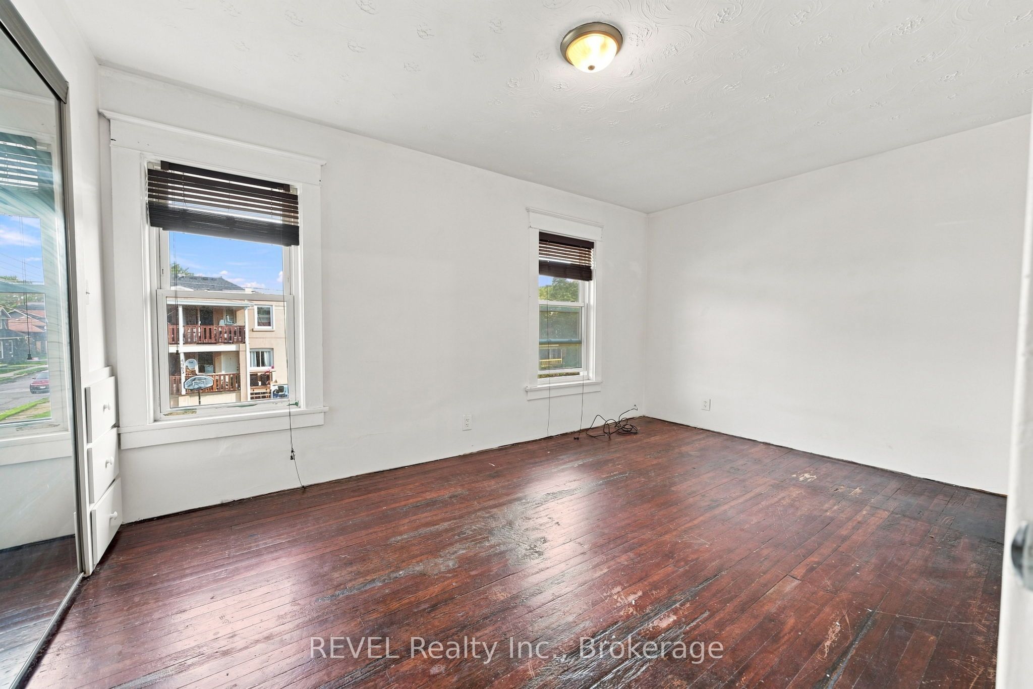 4960 Willmott Street Property Photo 14