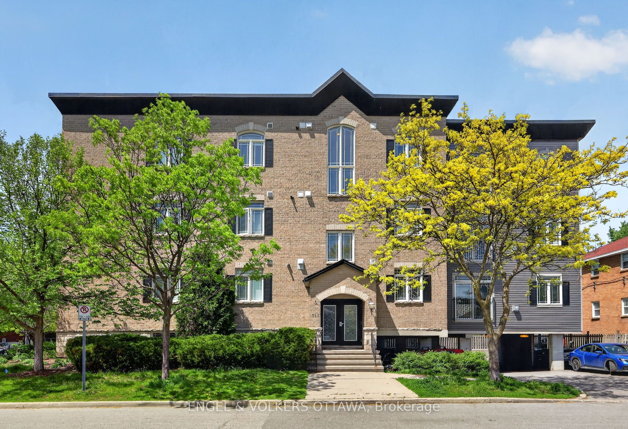 711 Churchill Avenue 401 Property Photo 1
