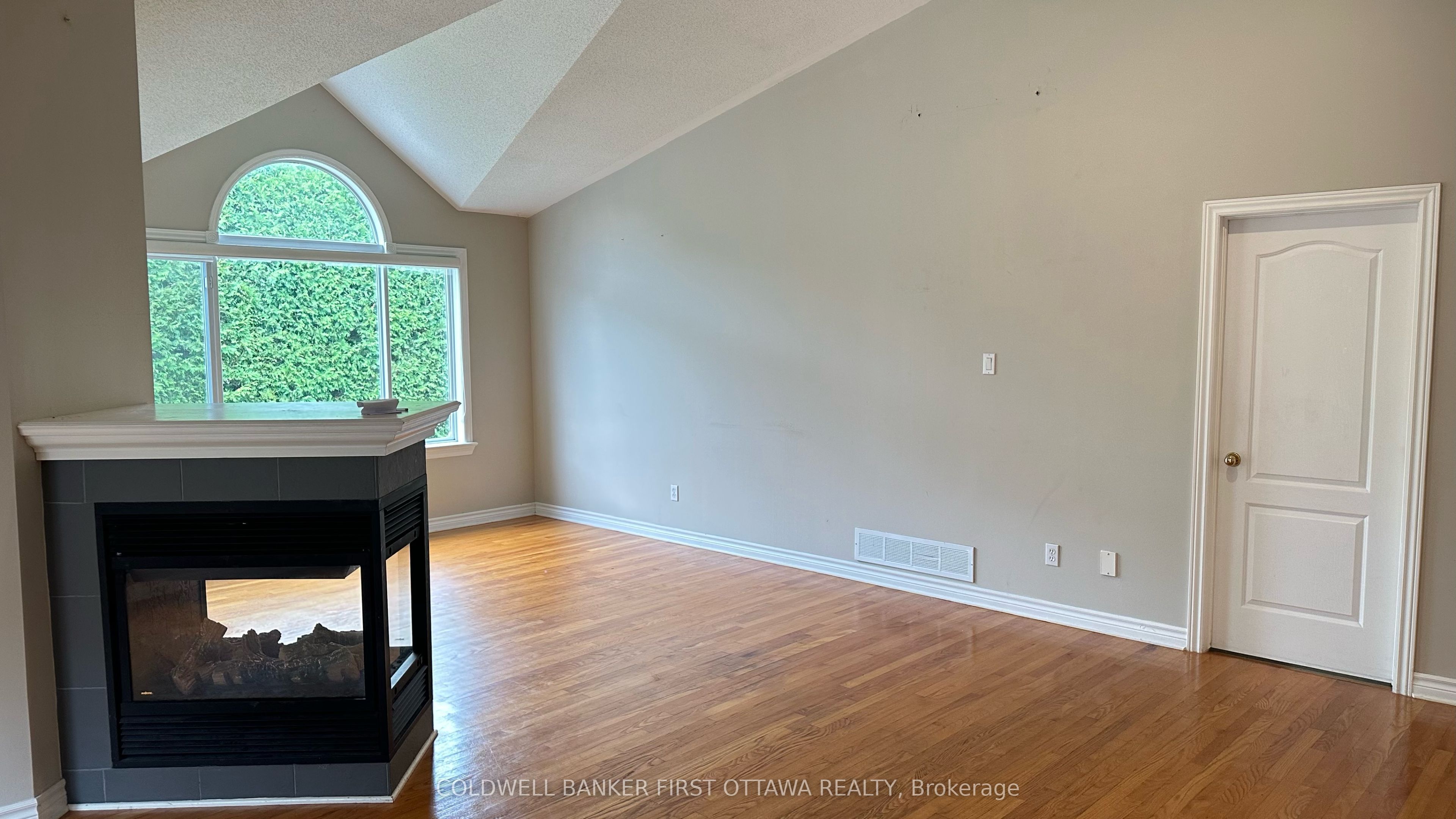 13 Fieldcrest Avenue Property Photo 6