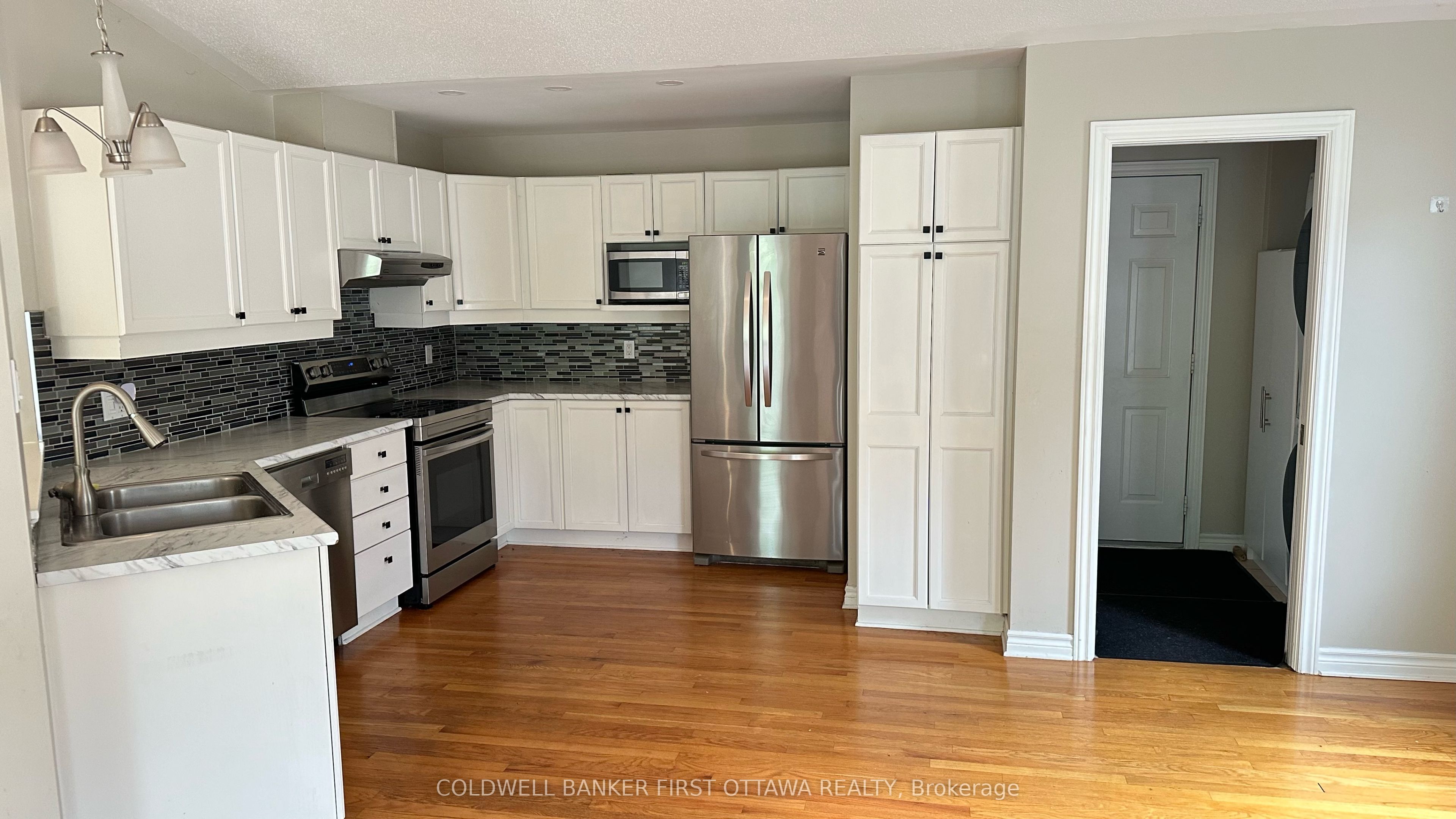 13 Fieldcrest Avenue Property Photo 8