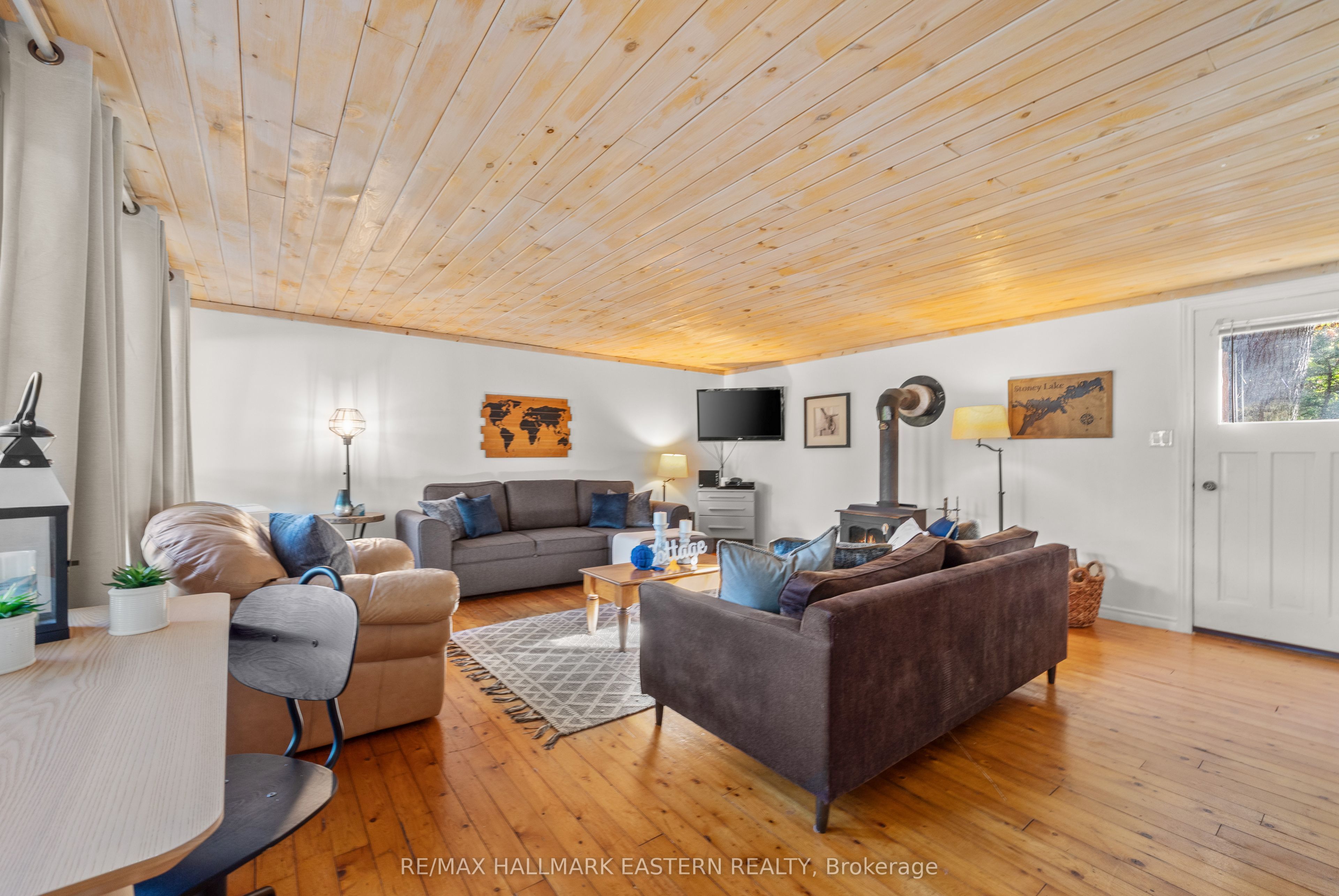 2335 Lakeside Road Property Photo 6