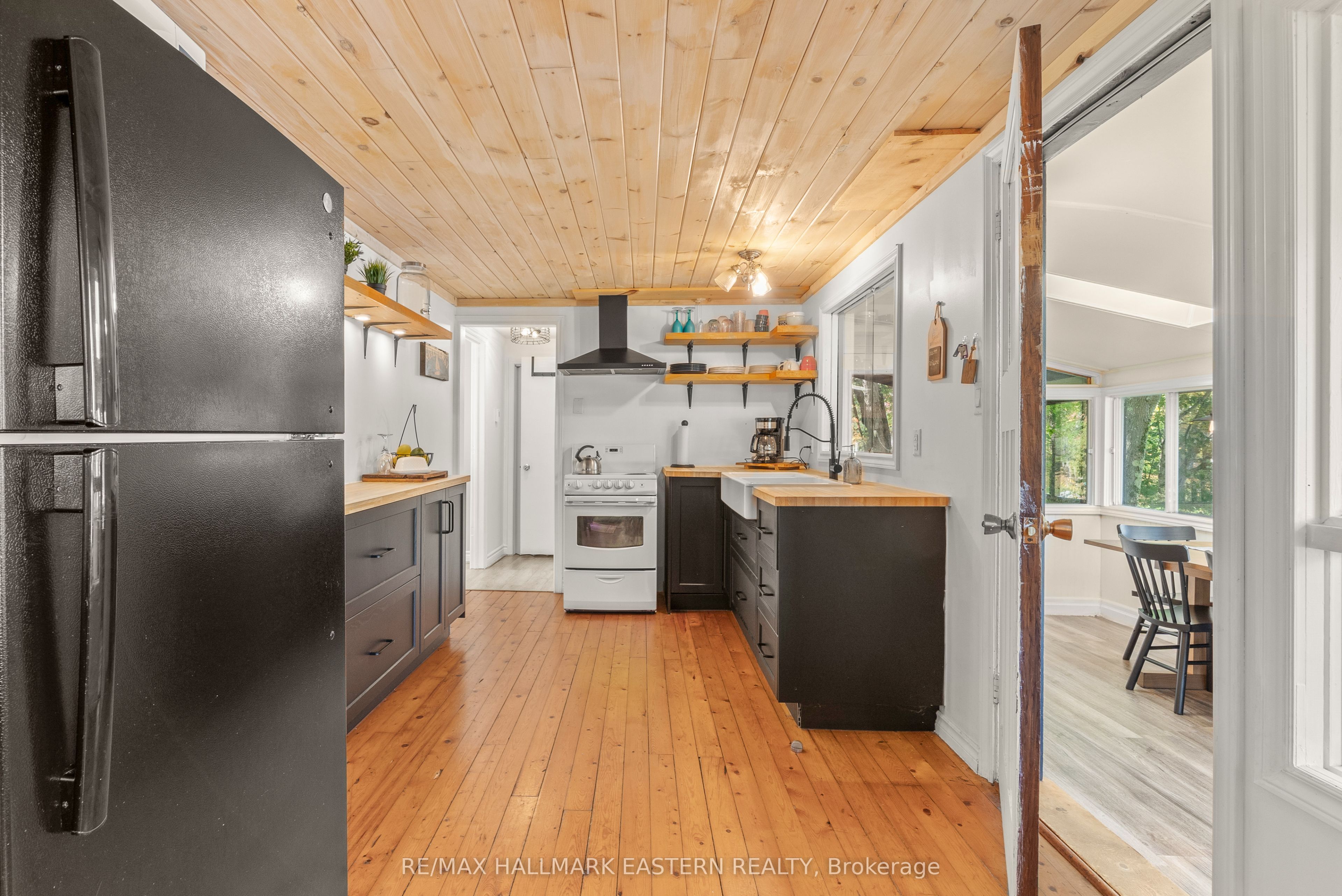 2335 Lakeside Road Property Photo 15