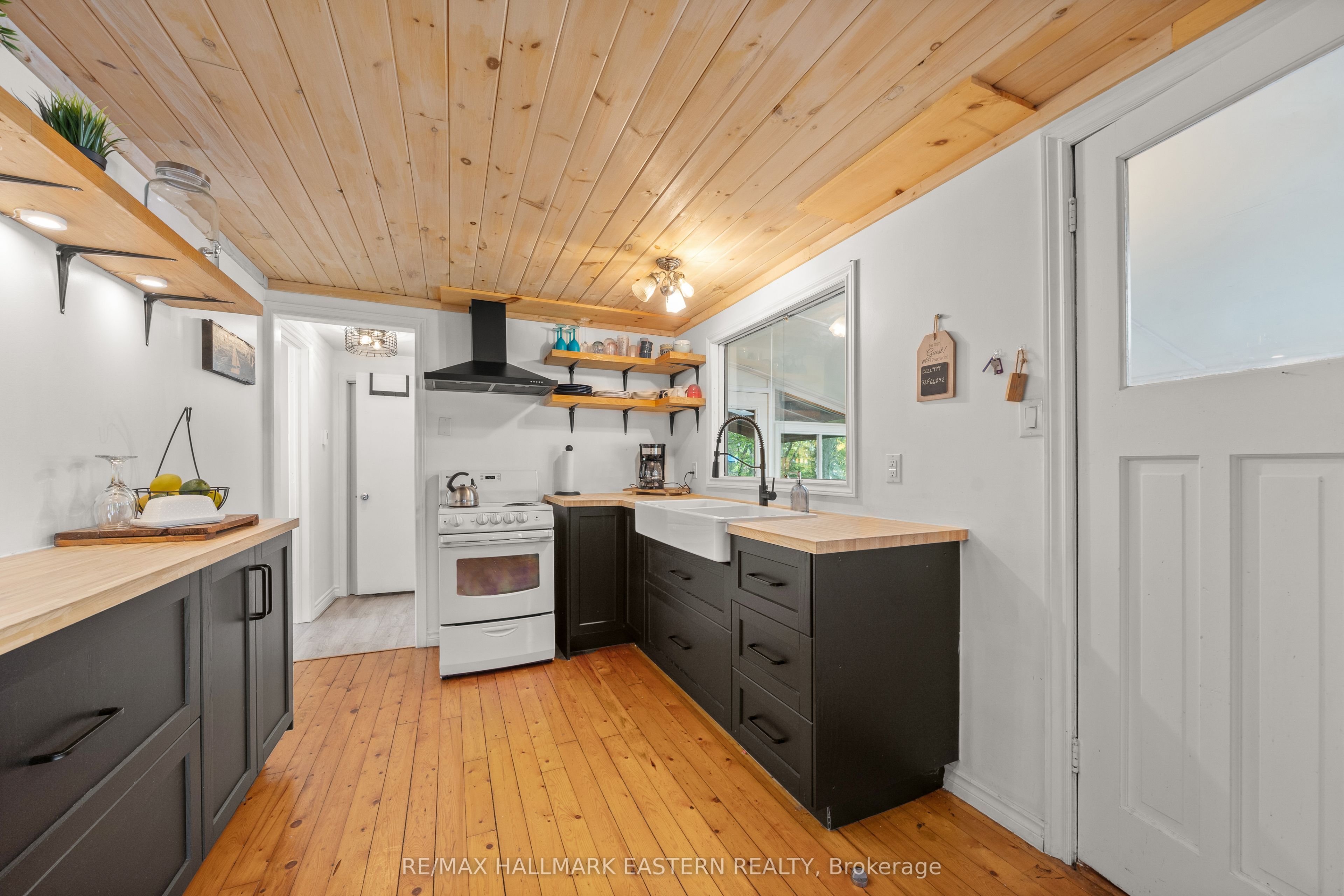 2335 Lakeside Road Property Photo 16