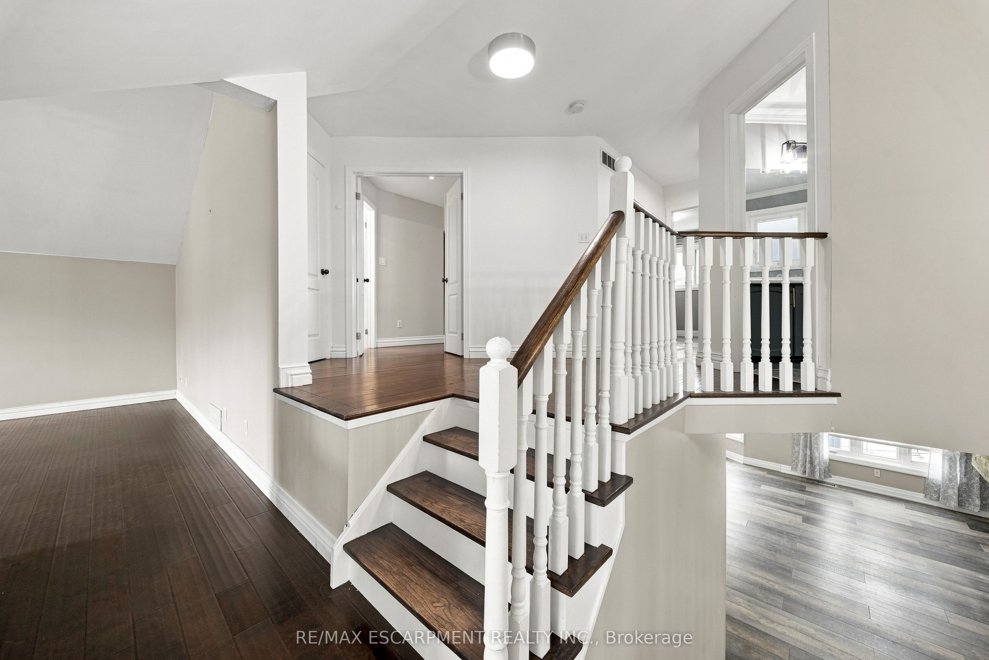96 Laurendale Avenue Property Photo 20