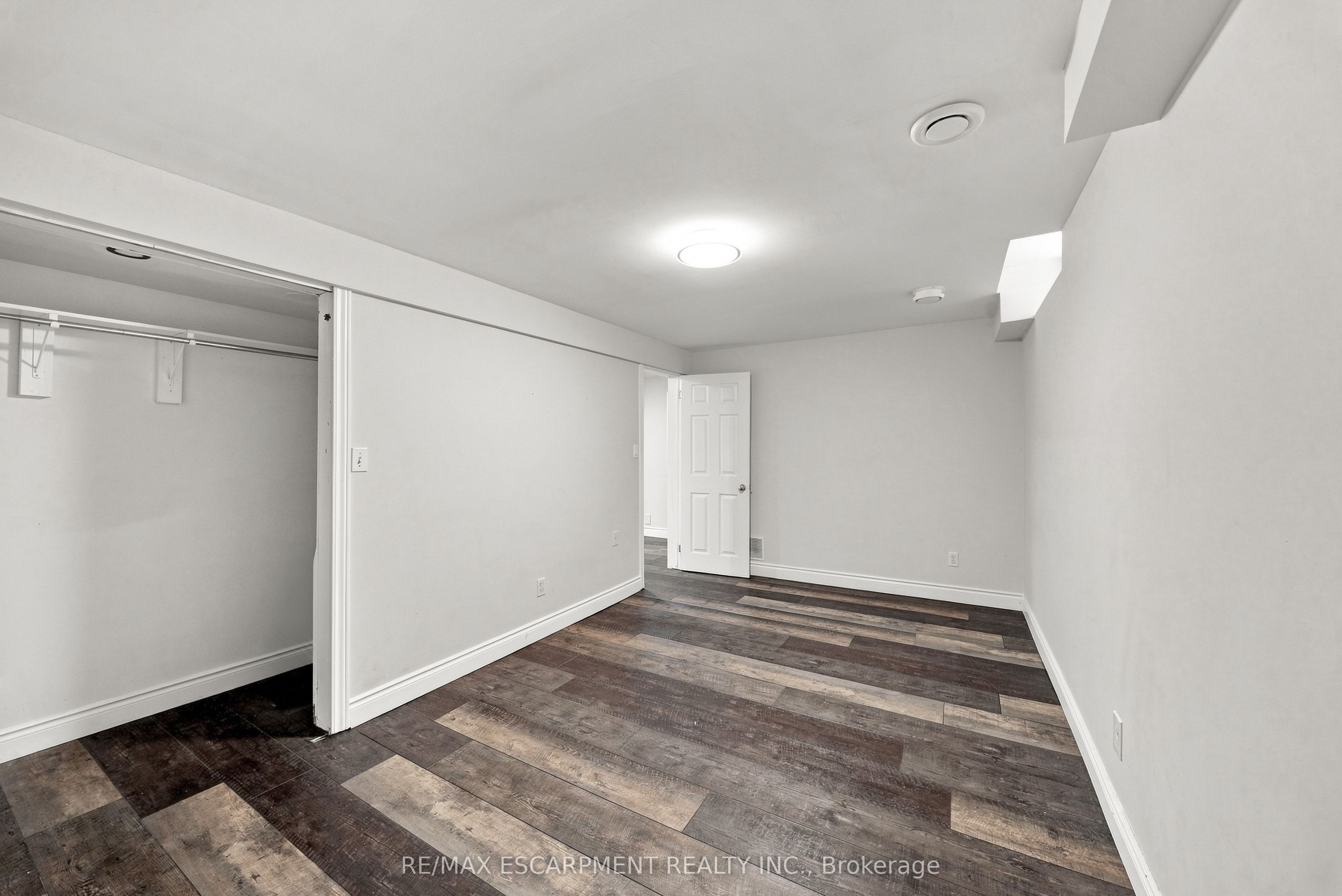 96 Laurendale Avenue Property Photo 38