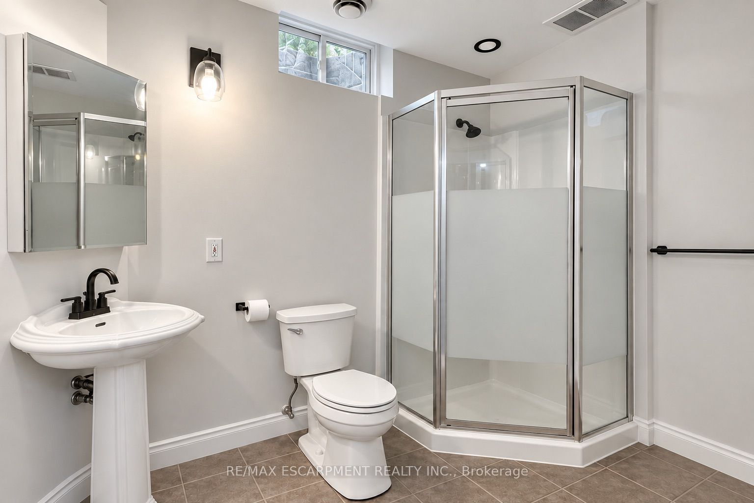 96 Laurendale Avenue Property Photo 39