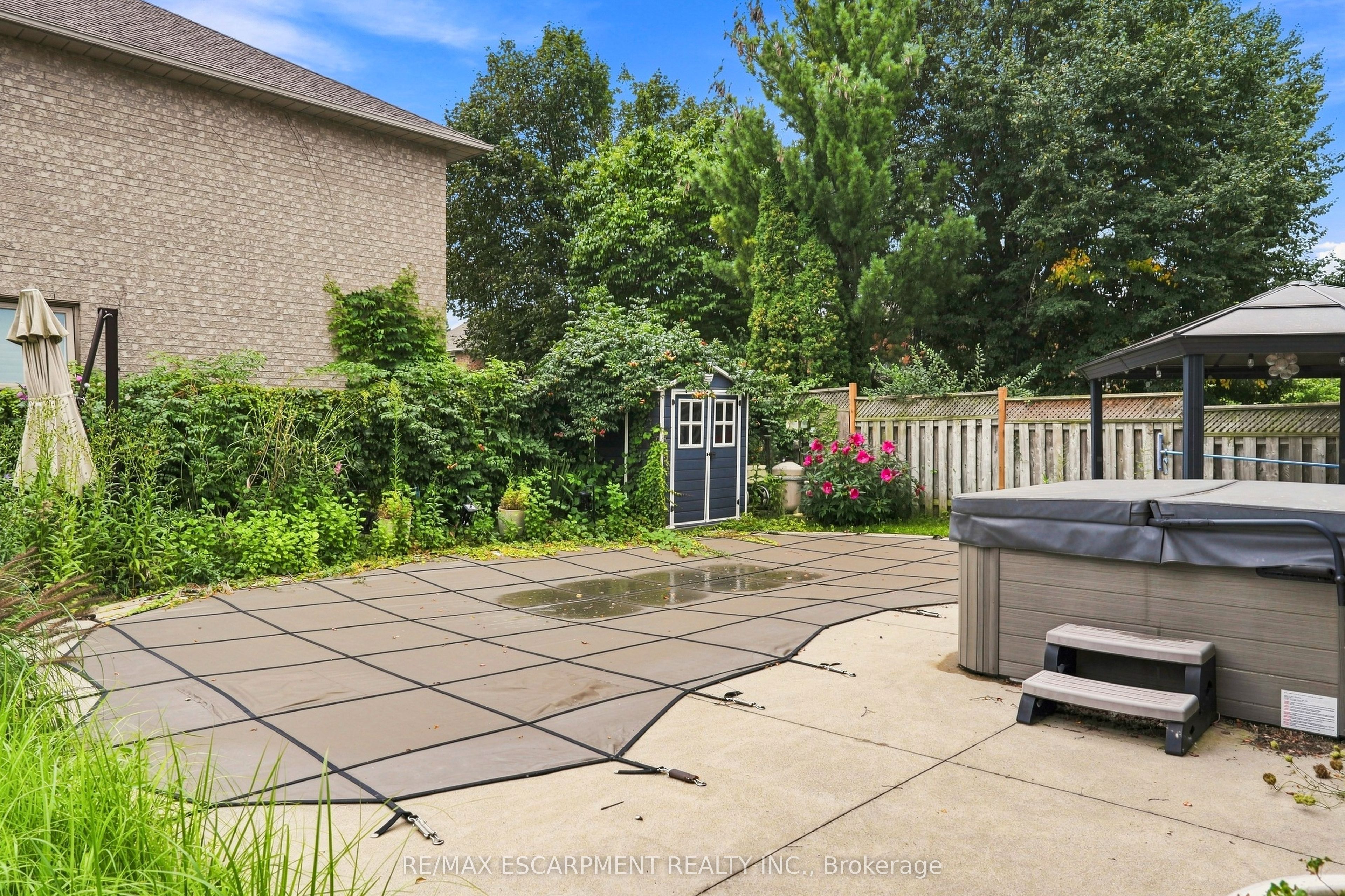 96 Laurendale Avenue Property Photo 42