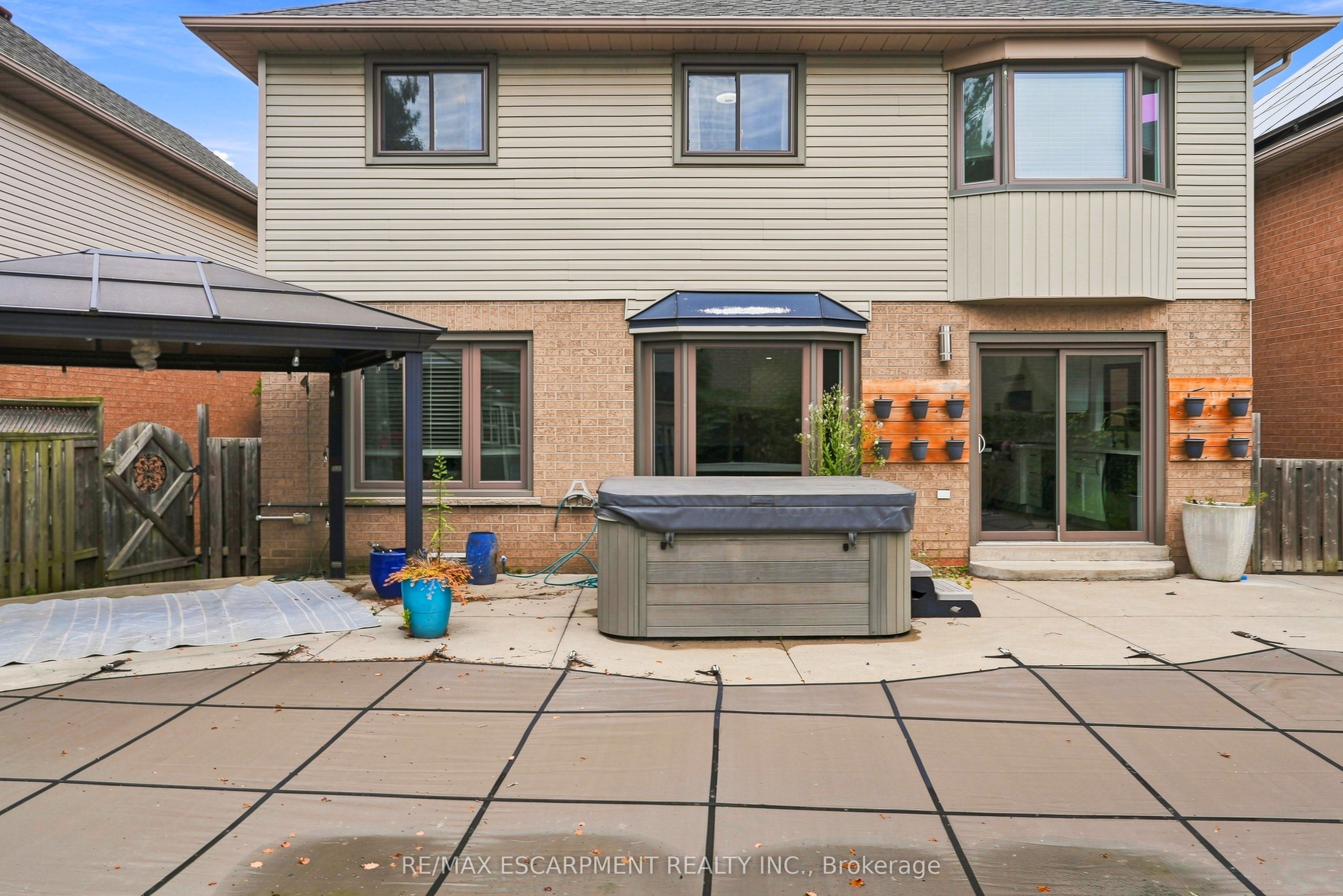 96 Laurendale Avenue Property Photo 43