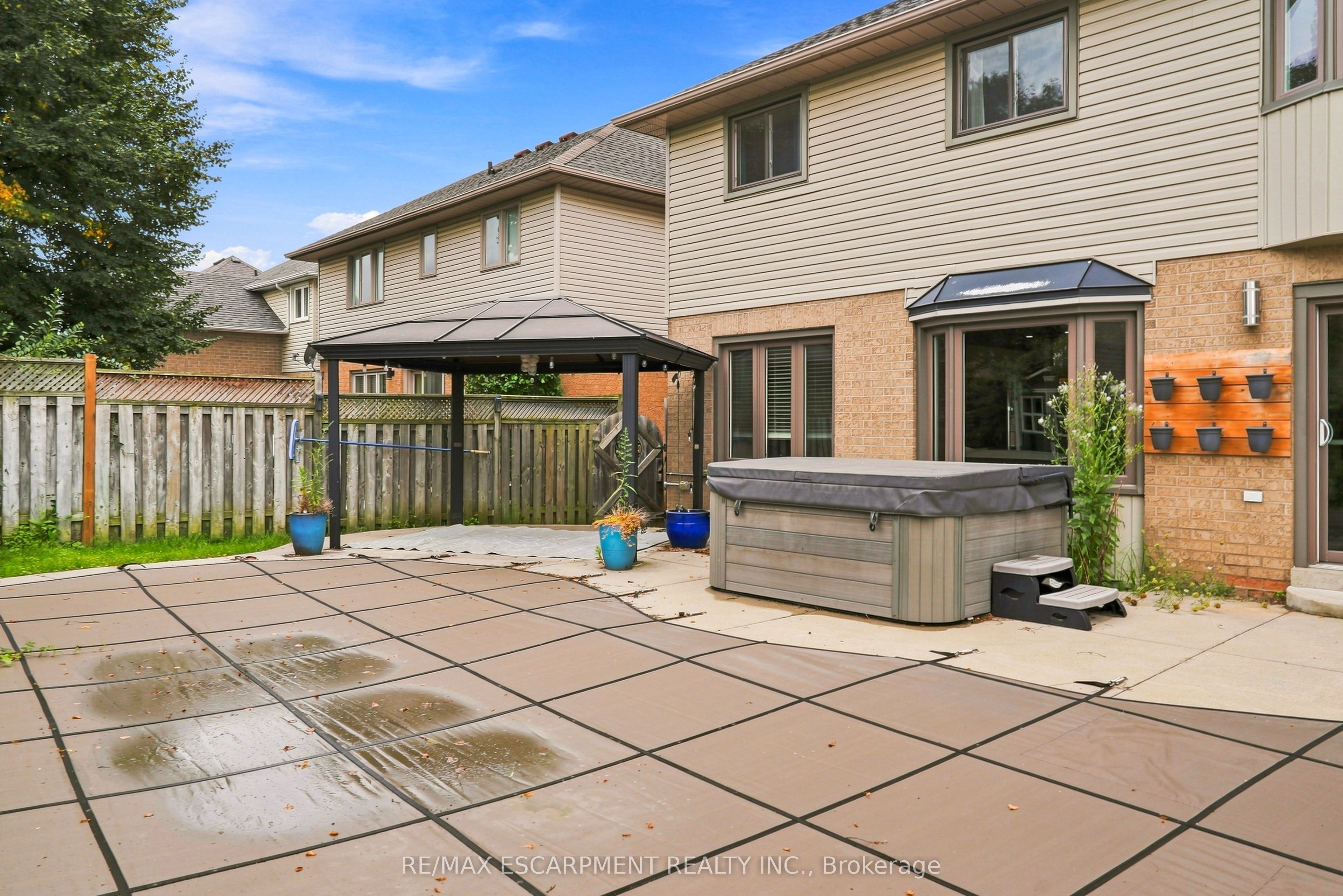 96 Laurendale Avenue Property Photo 44