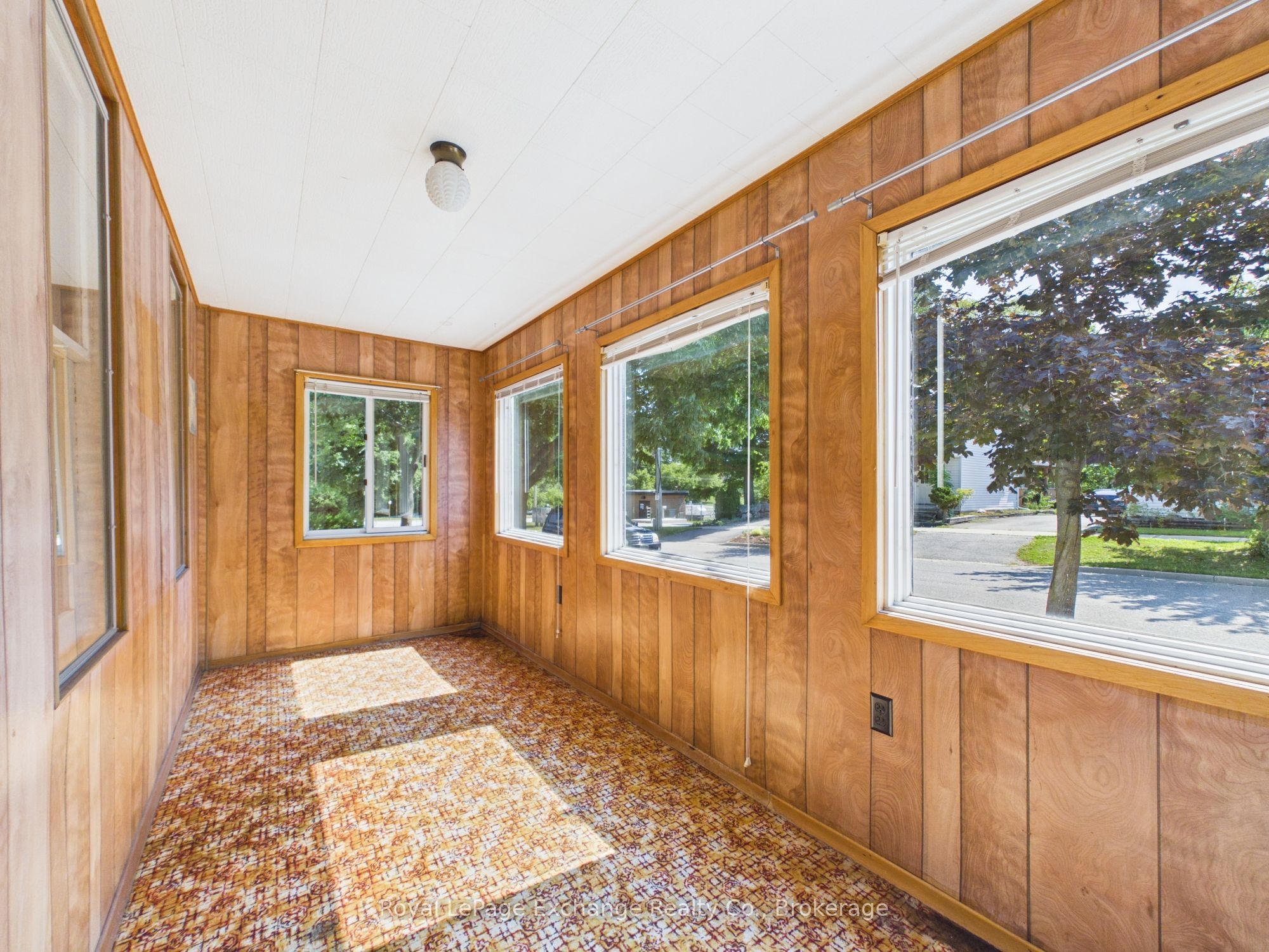 856 Olde Victoria Street Property Photo 2