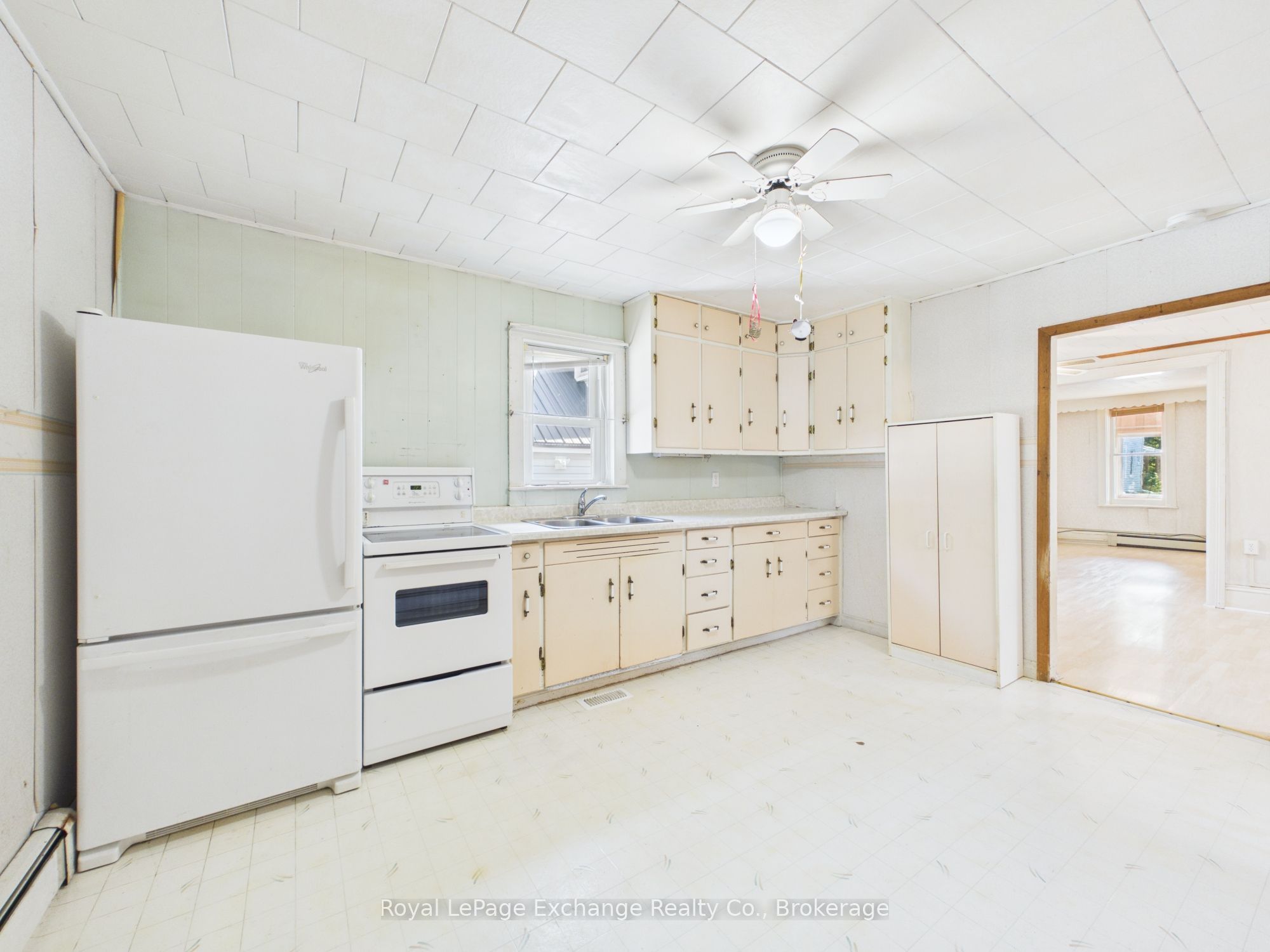 856 Olde Victoria Street Property Photo 5