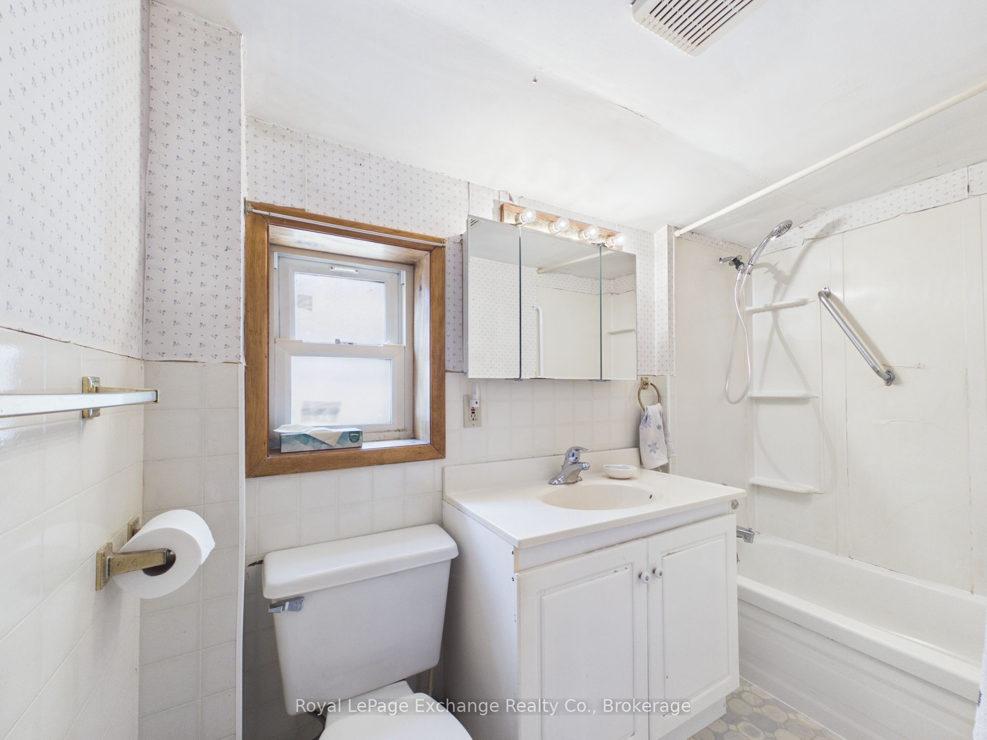 856 Olde Victoria Street Property Photo 9