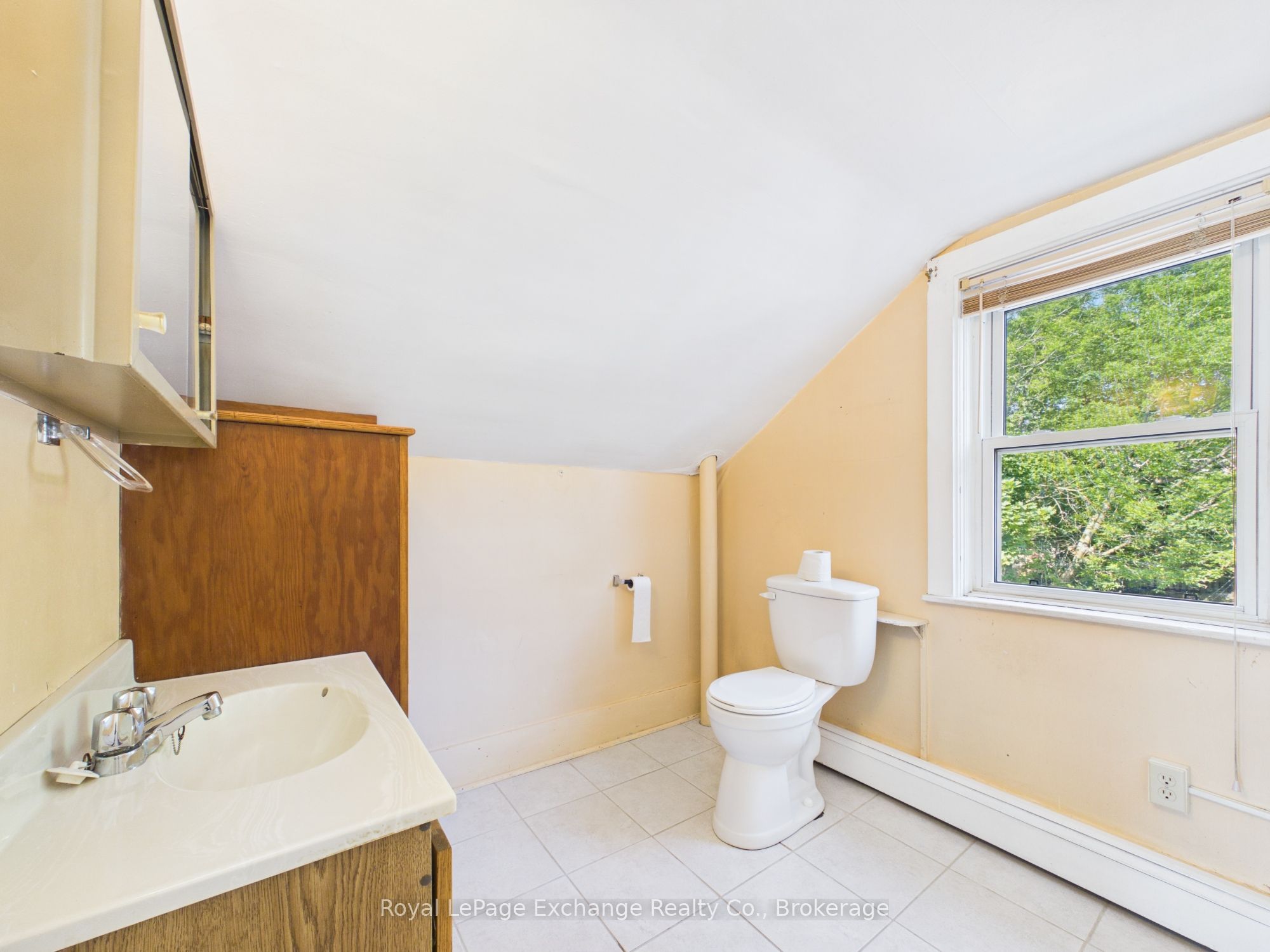 856 Olde Victoria Street Property Photo 12