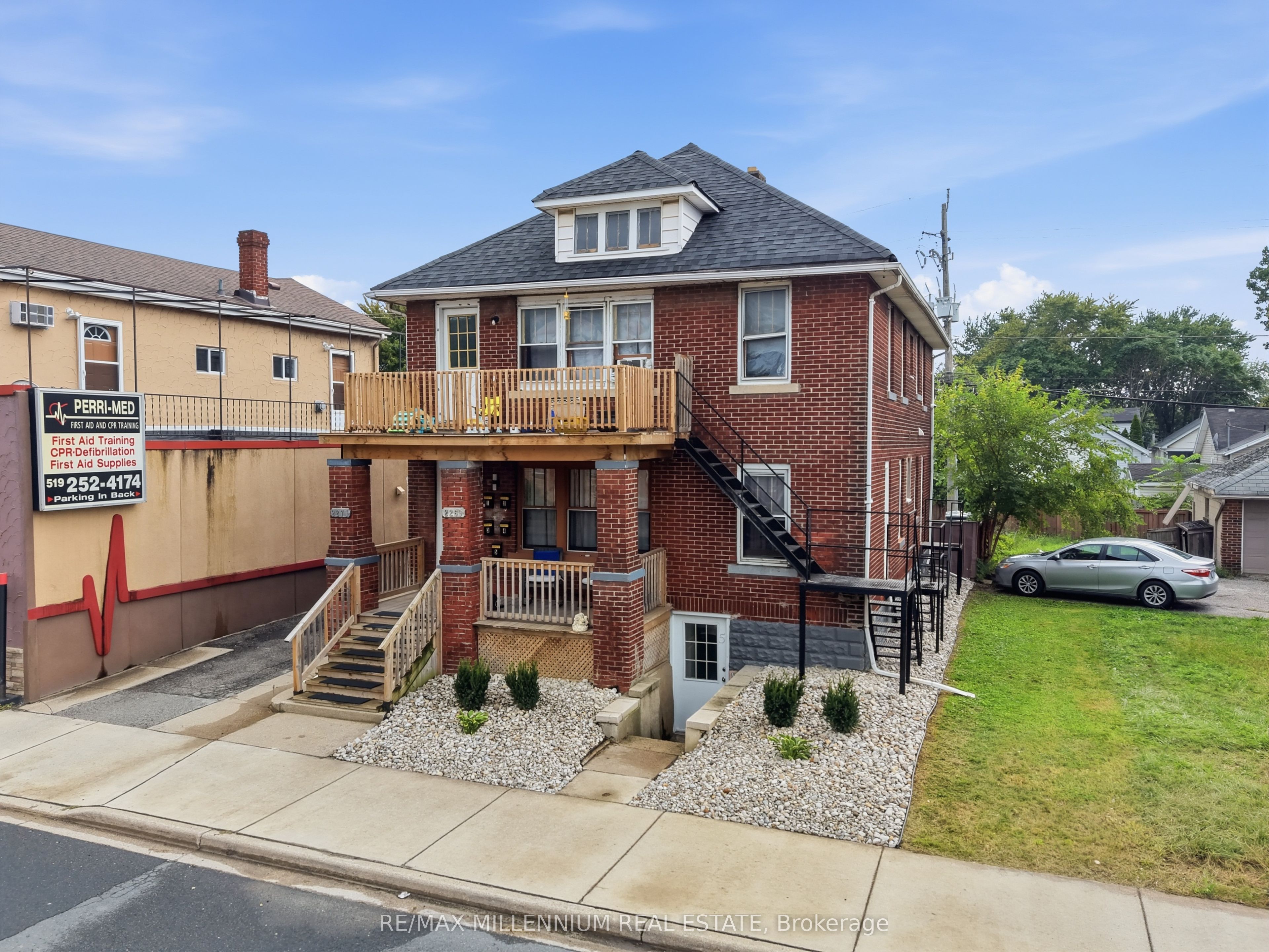 2269-71 Howard Avenue Property Photo 2