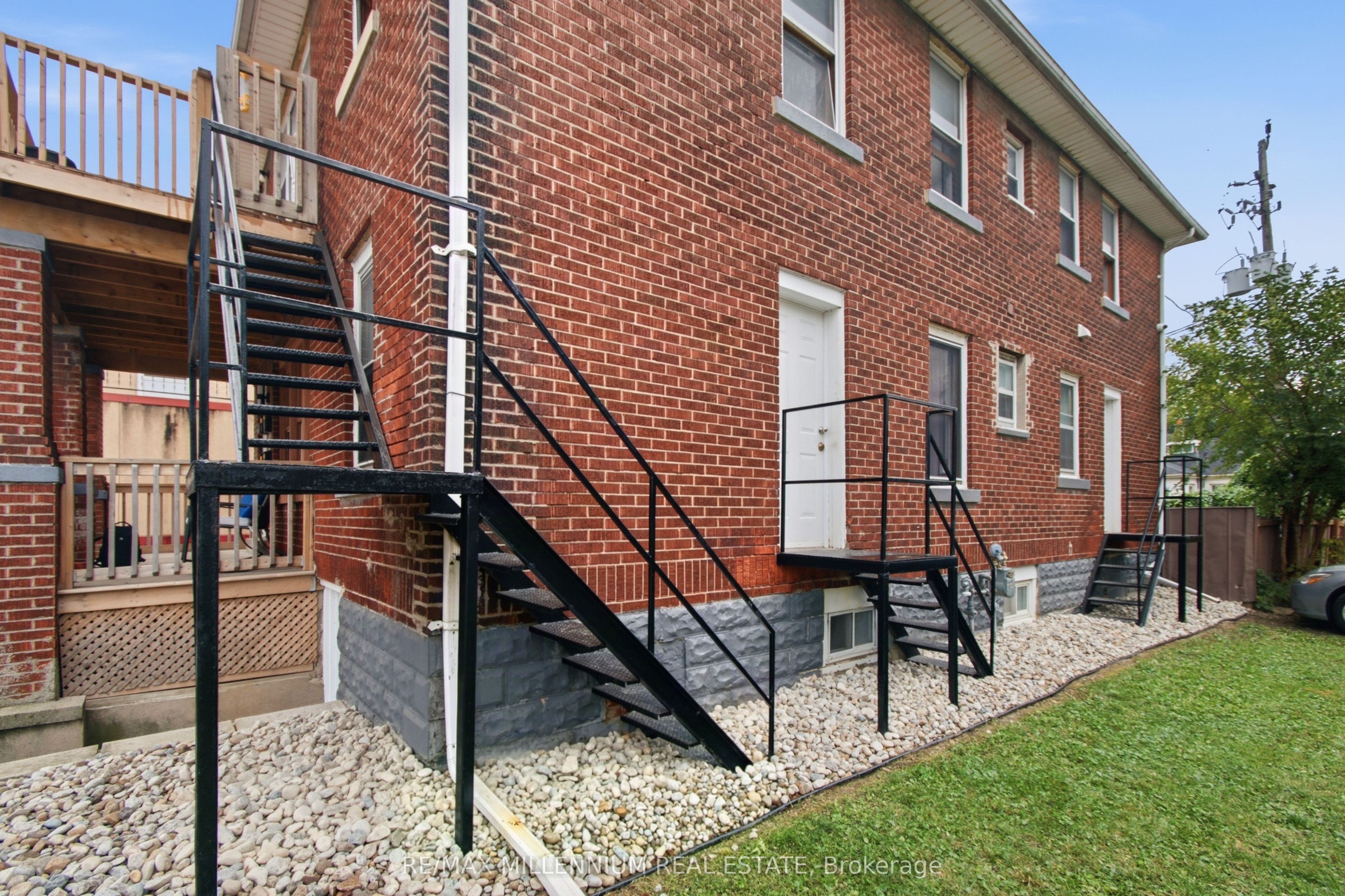 2269-71 Howard Avenue Property Photo 3