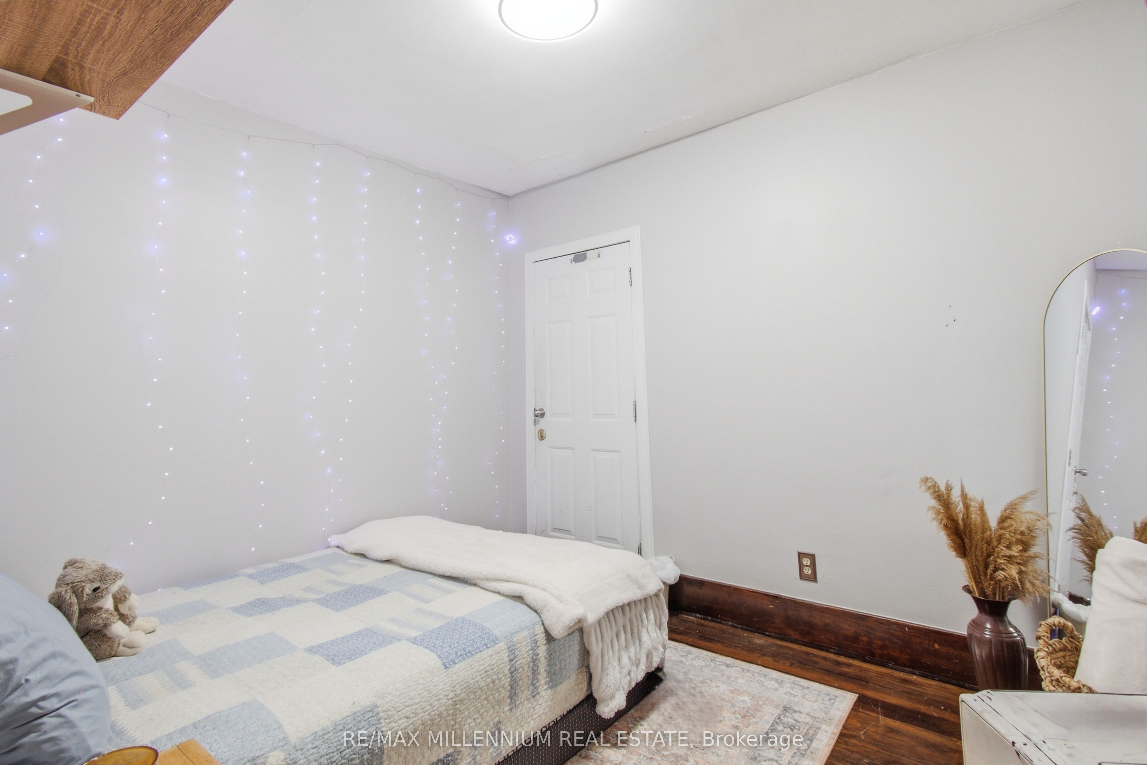 2269-71 Howard Avenue Property Photo 9